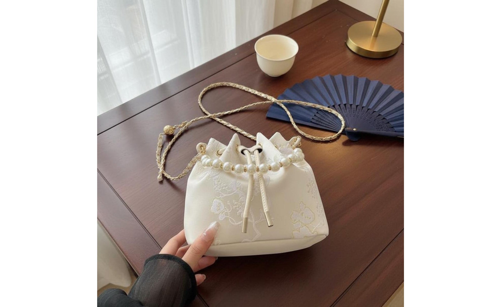 Chinese Design Crossbody Bag Elegant Embellishments Drawstring Pouch Bag