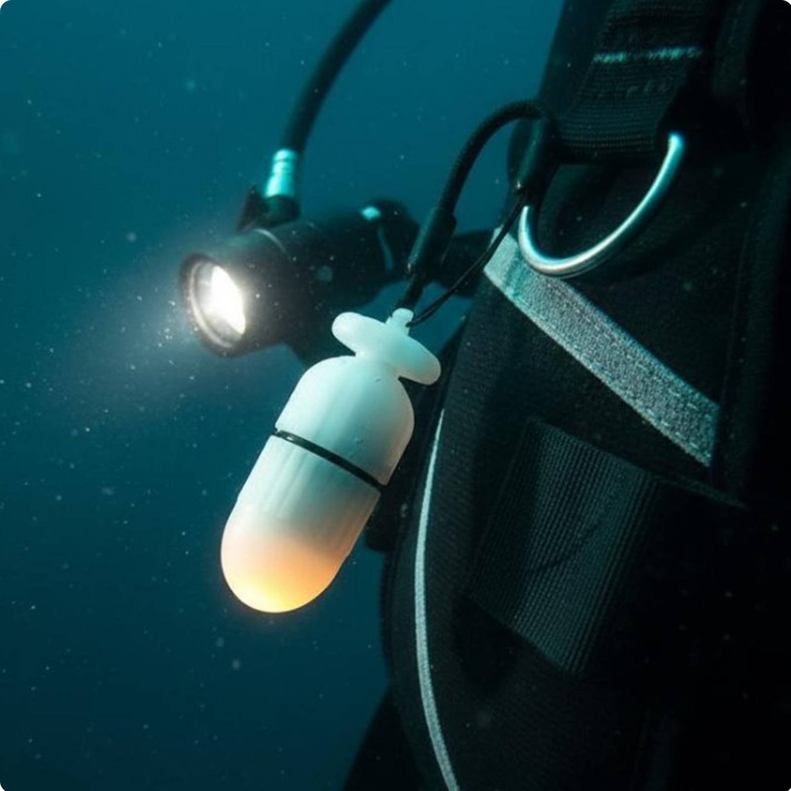 Dive Buddy Light 100m Waterproof Diving Cylinder Beacon Light