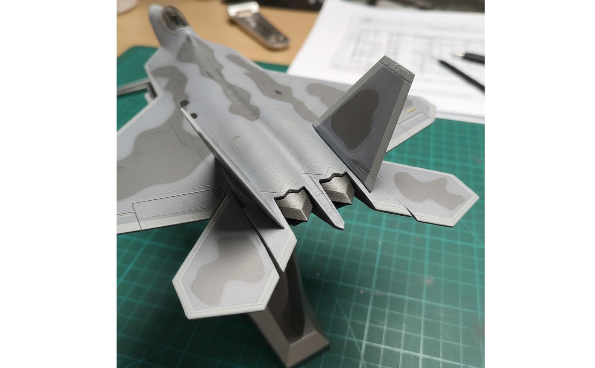 1:72 Scale F-22 Model High Simulation Alloy F-22 Fighter Jet for Desk, Office
