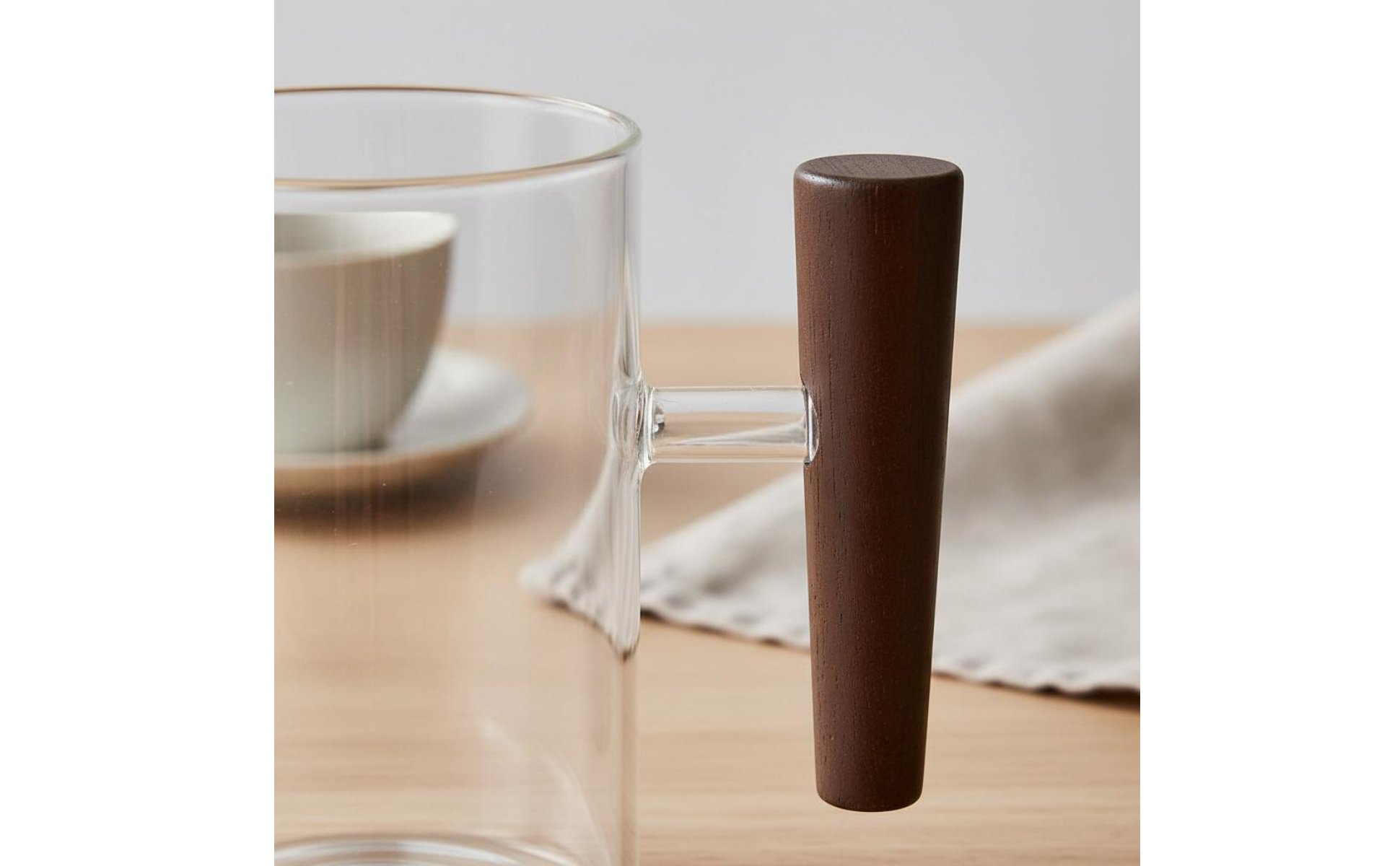 Wooden Handle Glass Mug Heat Resistant Clear Glass Tea Cup Easy to Clean