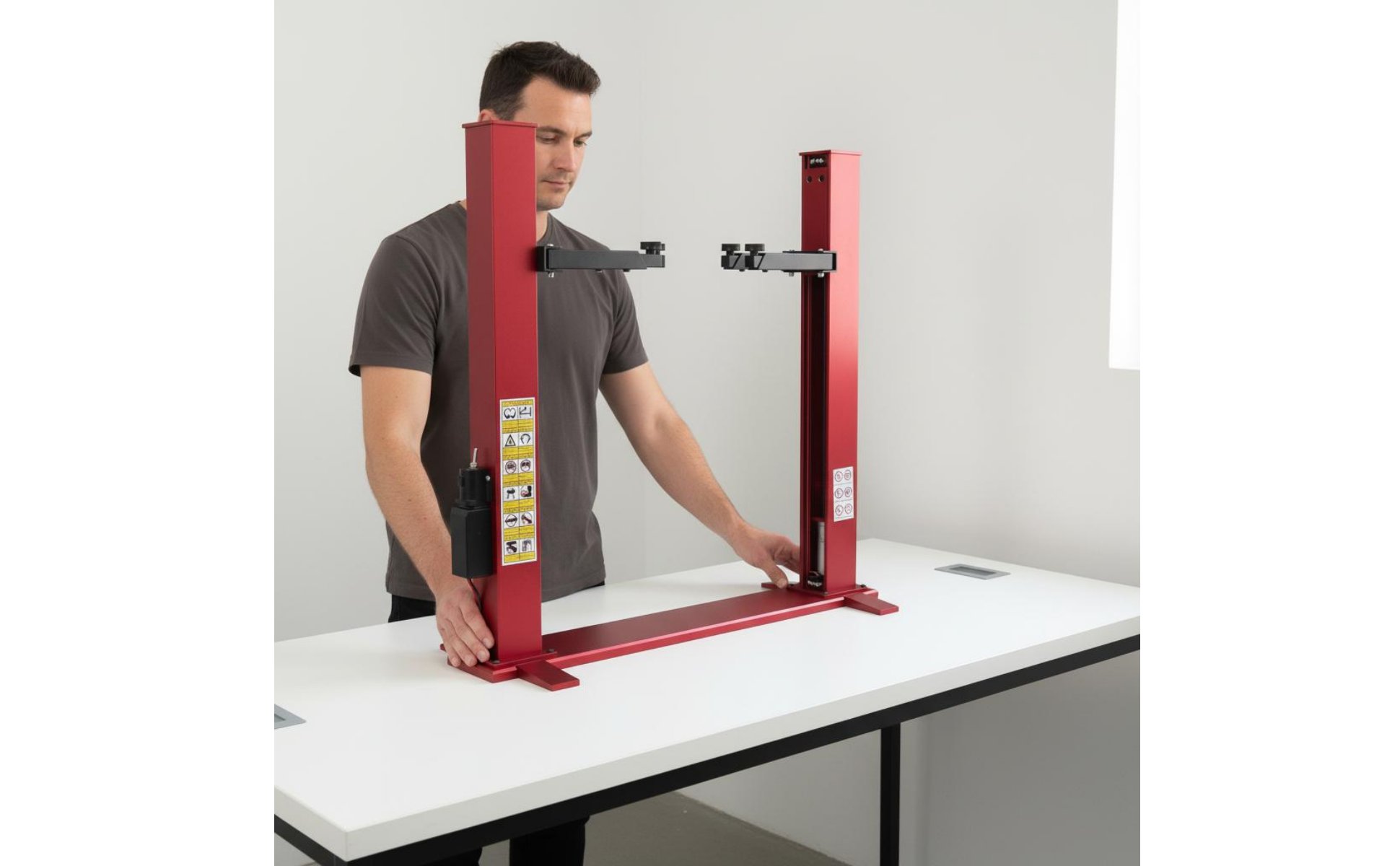 RC Car Repair Lift Realistic Simulation for Garage Display Scene, Display Case