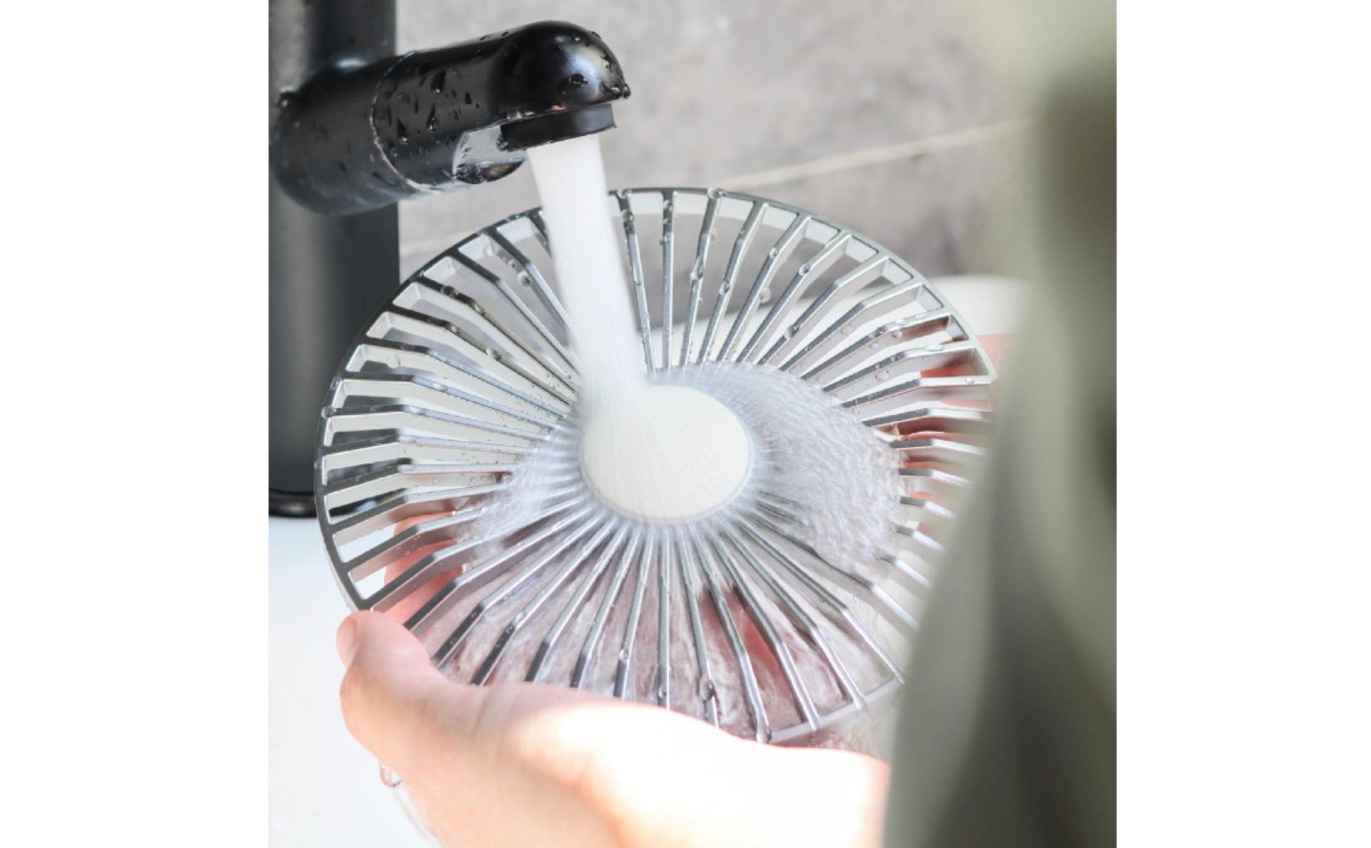 Retro Design Desk Fan Adjustable Head Portable USB Fan Easy to Clean