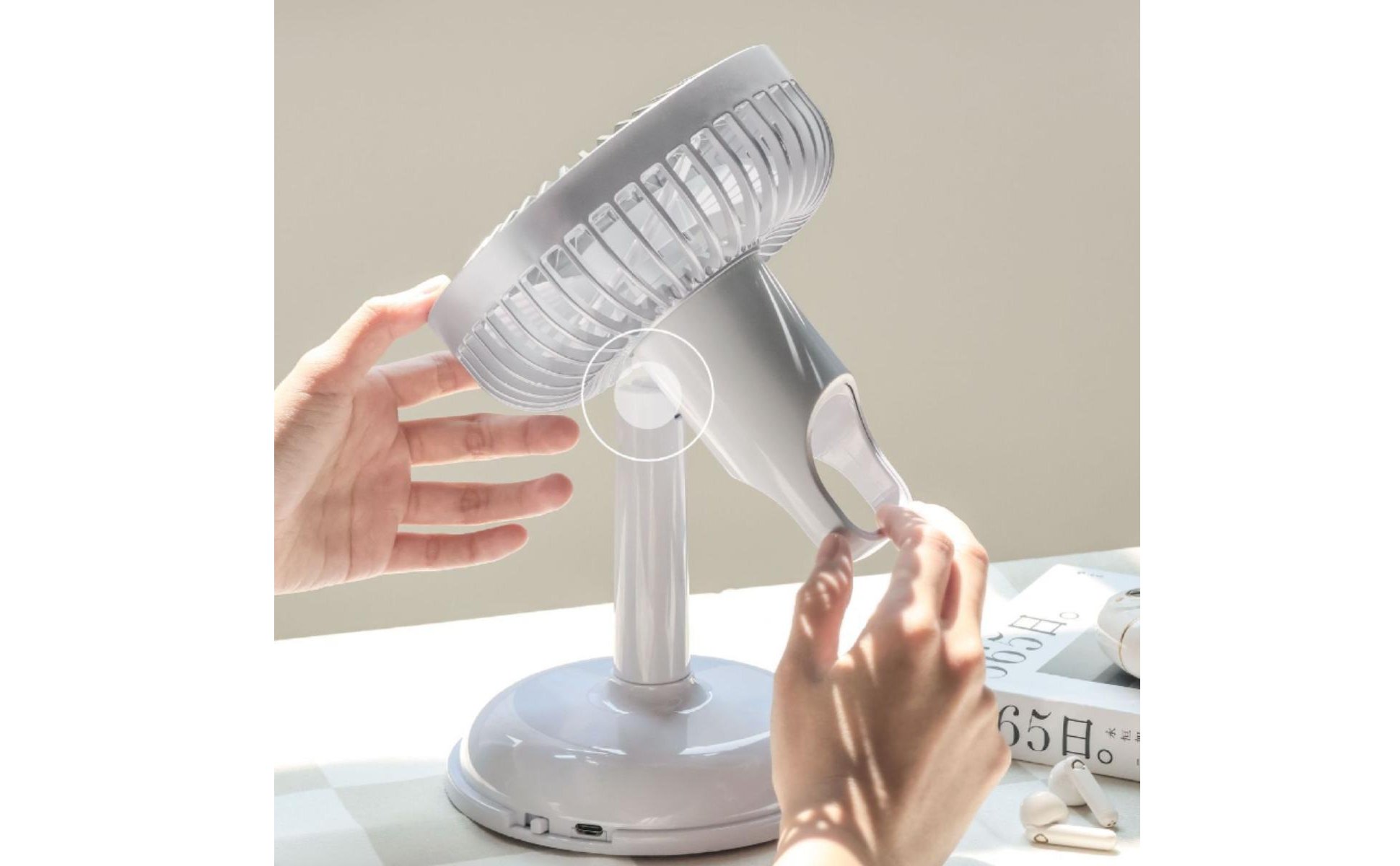 Retro Design Desk Fan Adjustable Head Portable USB Fan Easy to Clean