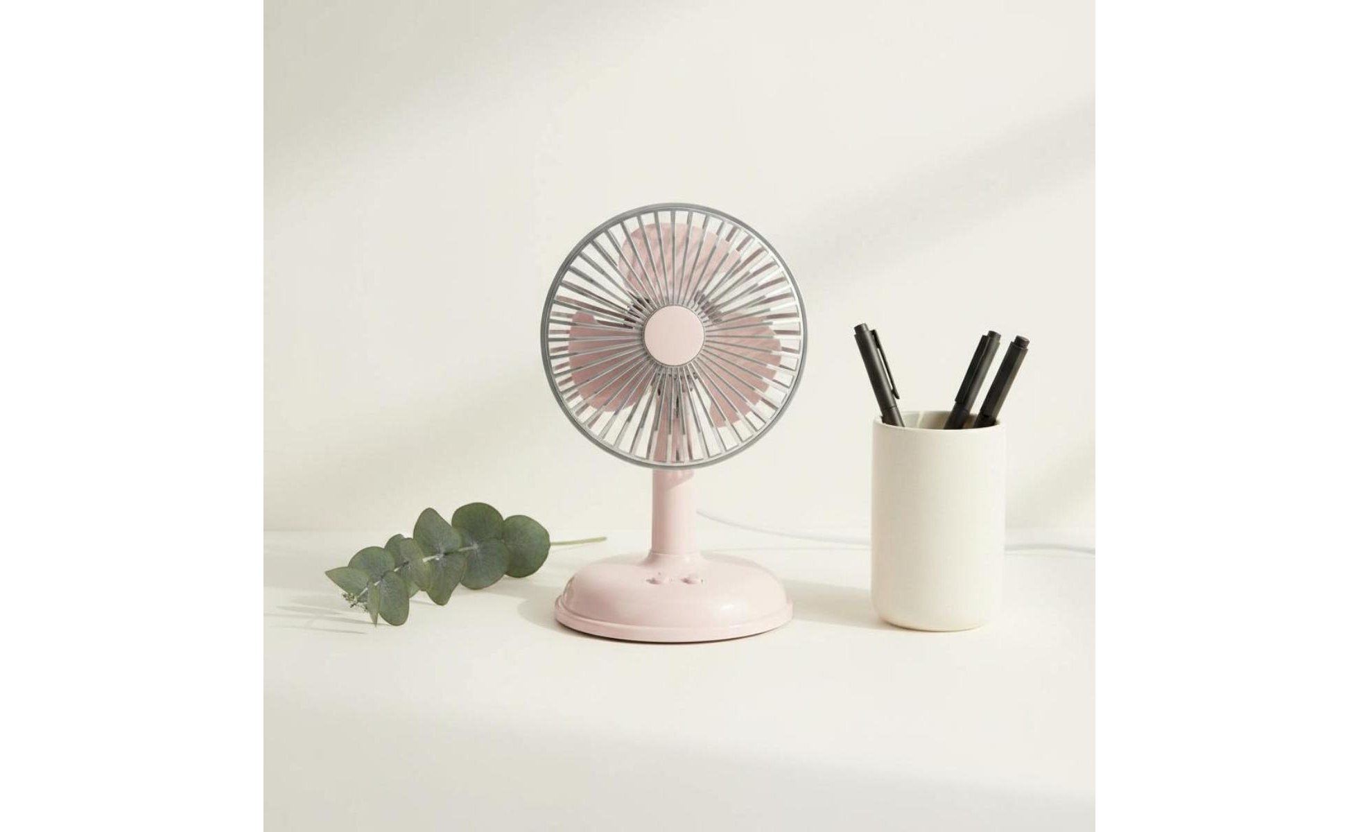 Retro Design Desk Fan Adjustable Head Portable USB Fan Easy to Clean
