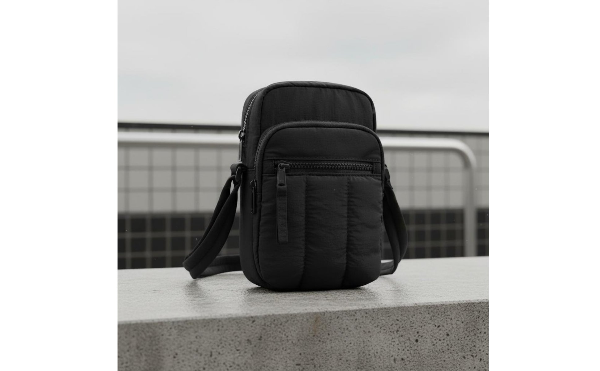 Kleine gesteppte Umhängetasche mehrere Fächer Handytasche zum Umhängen für Damen
