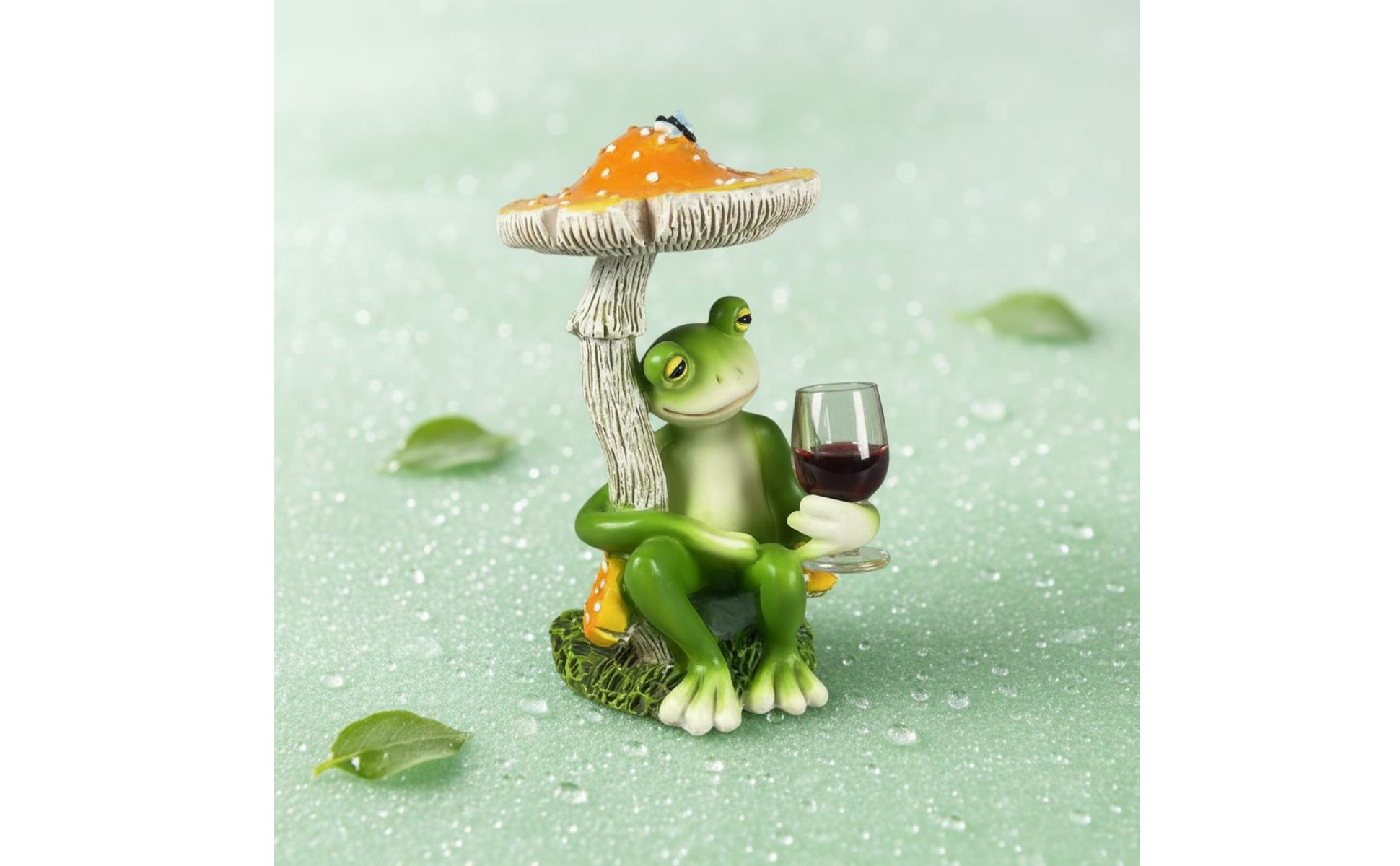 Frog Under Toadstool Figurine Creative Design Frog Drinking Wine Statue