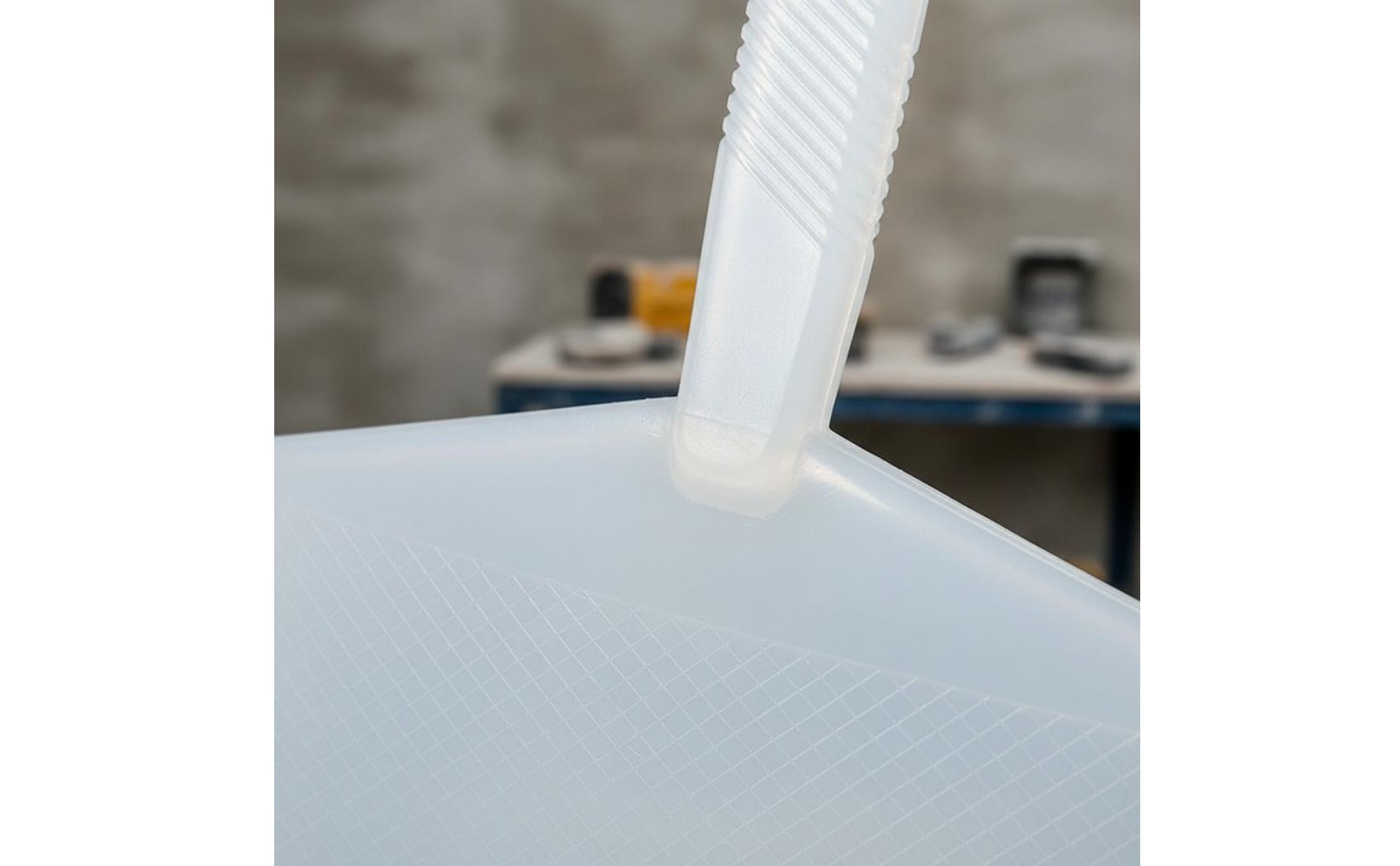 Plastic Plastering Hawk Thickened Design Handheld Mortar Board Lightweight