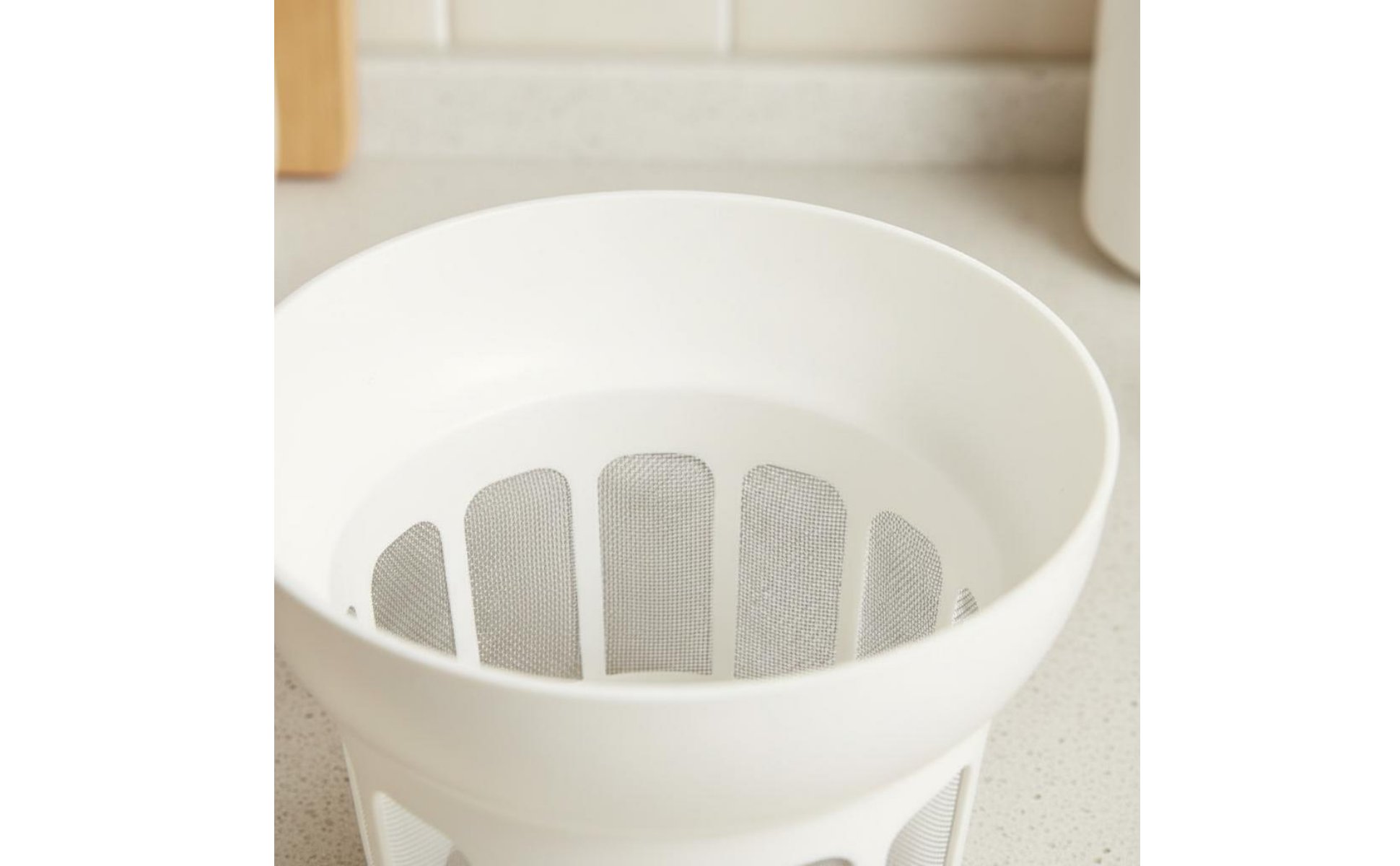 Whey Separator Spill-Resistant Lid Greek Yogurt Appliance Complimentary