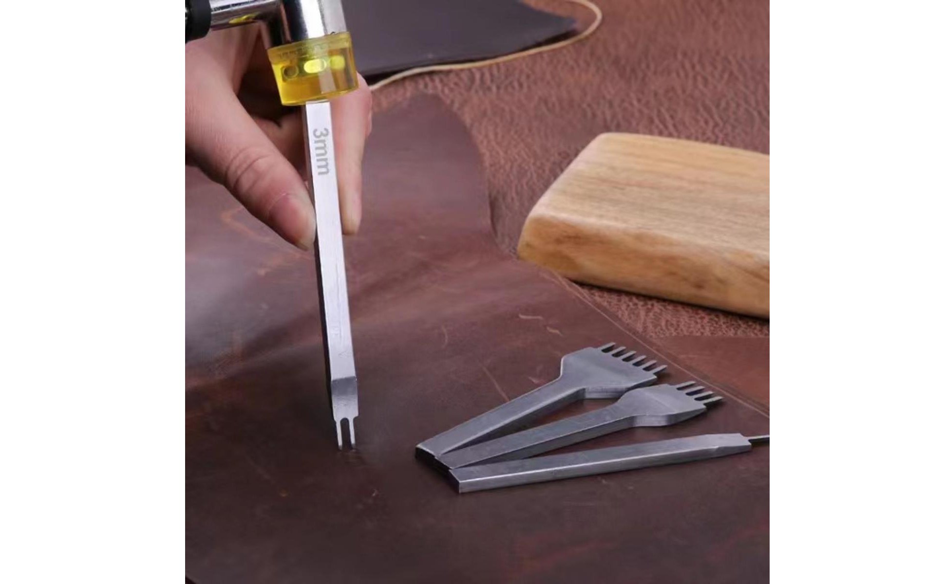 Leather Hand Sewing Tool Set Multi-Functional Leather Stitching Punch Kit