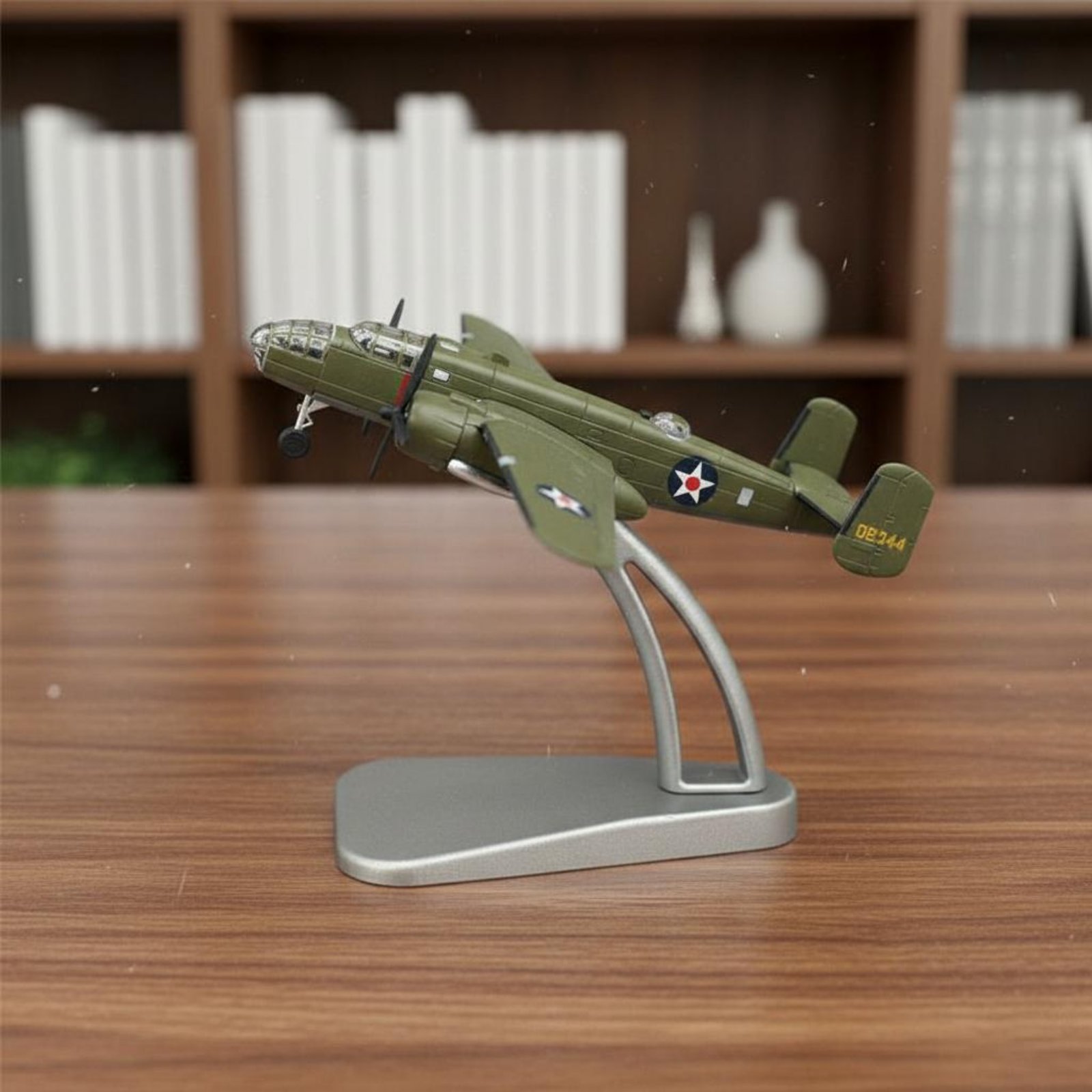 Bot 2 Scale 1:144 Scale B-25 Aircraft Collectible Item Model for Desk Decoration ...