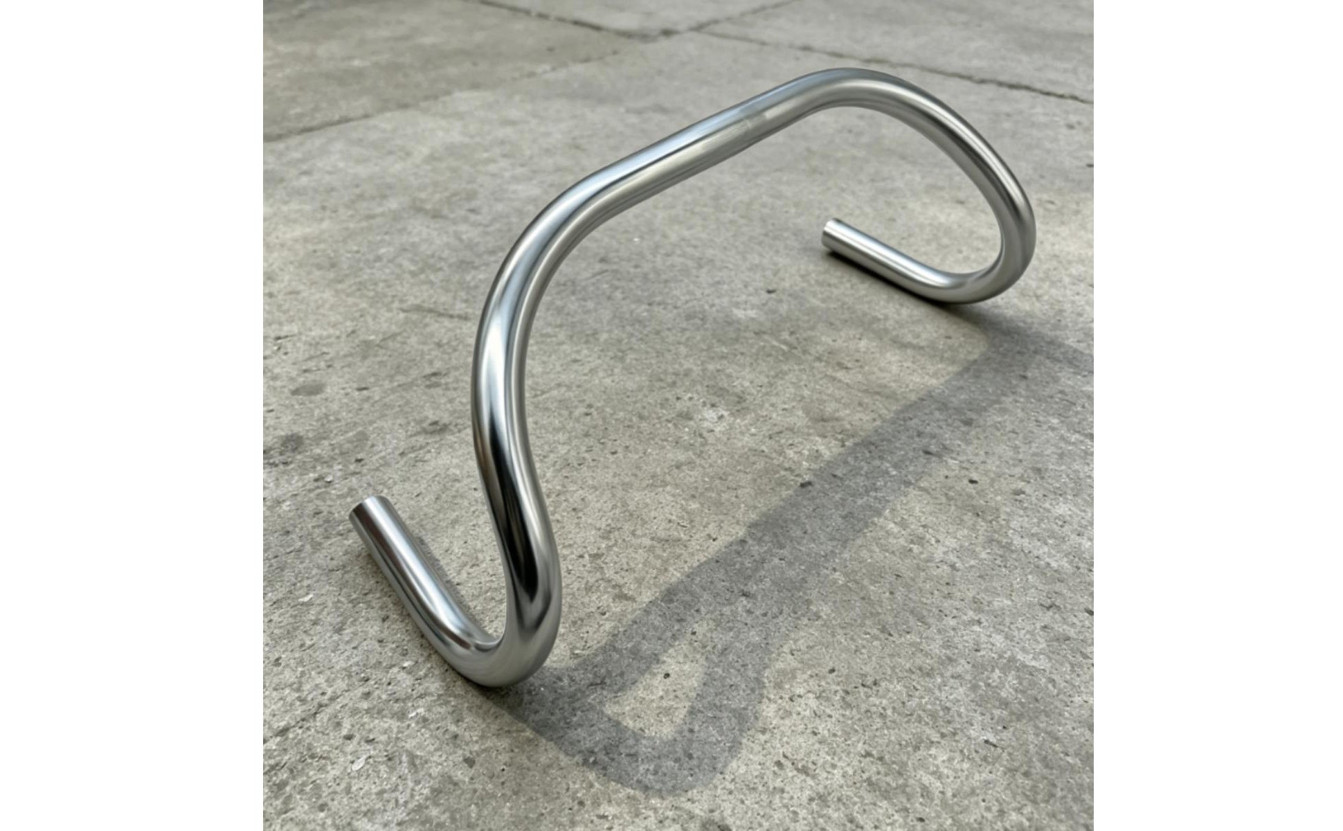 Lightweight Aluminum Handlebar Low Wind Resistance Aluminum Bullhorn Handlebar