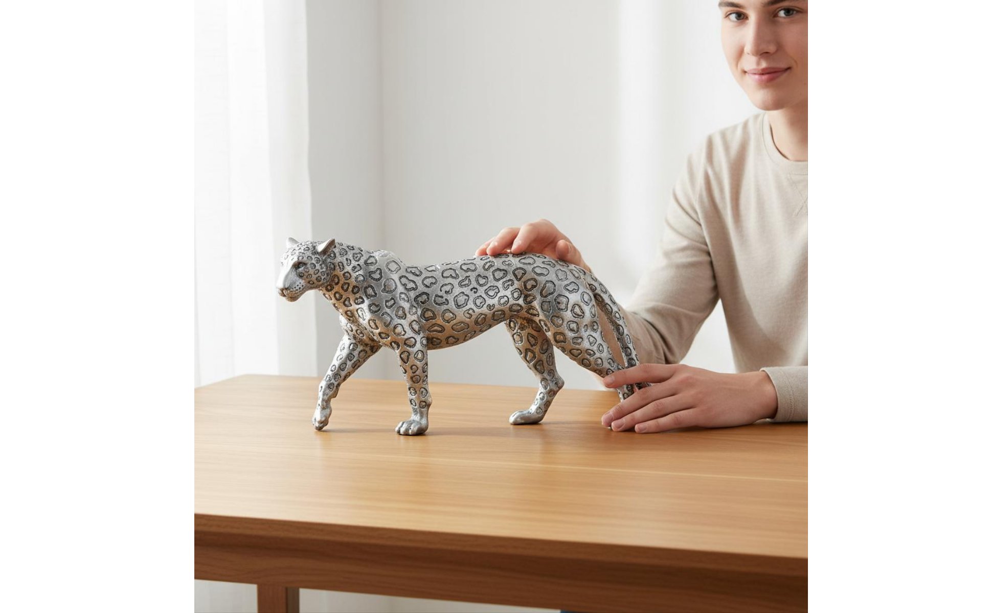 Resin Leopard Sculpture Electroplated Silver Leopard Figurine Luxury Look