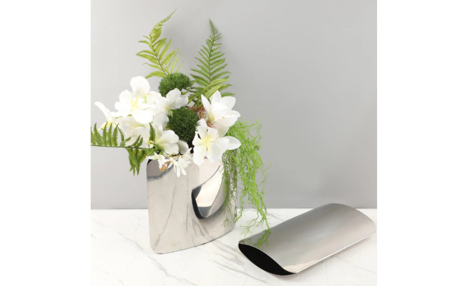 Stainless Steel Vase Minimalist Design Nordic Metal Vase Decorative Centerpiece