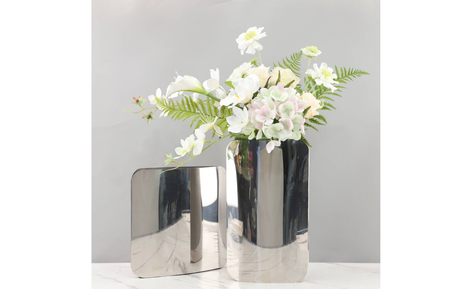 Stainless Steel Vase Minimalist Design Nordic Metal Vase Decorative Centerpiece