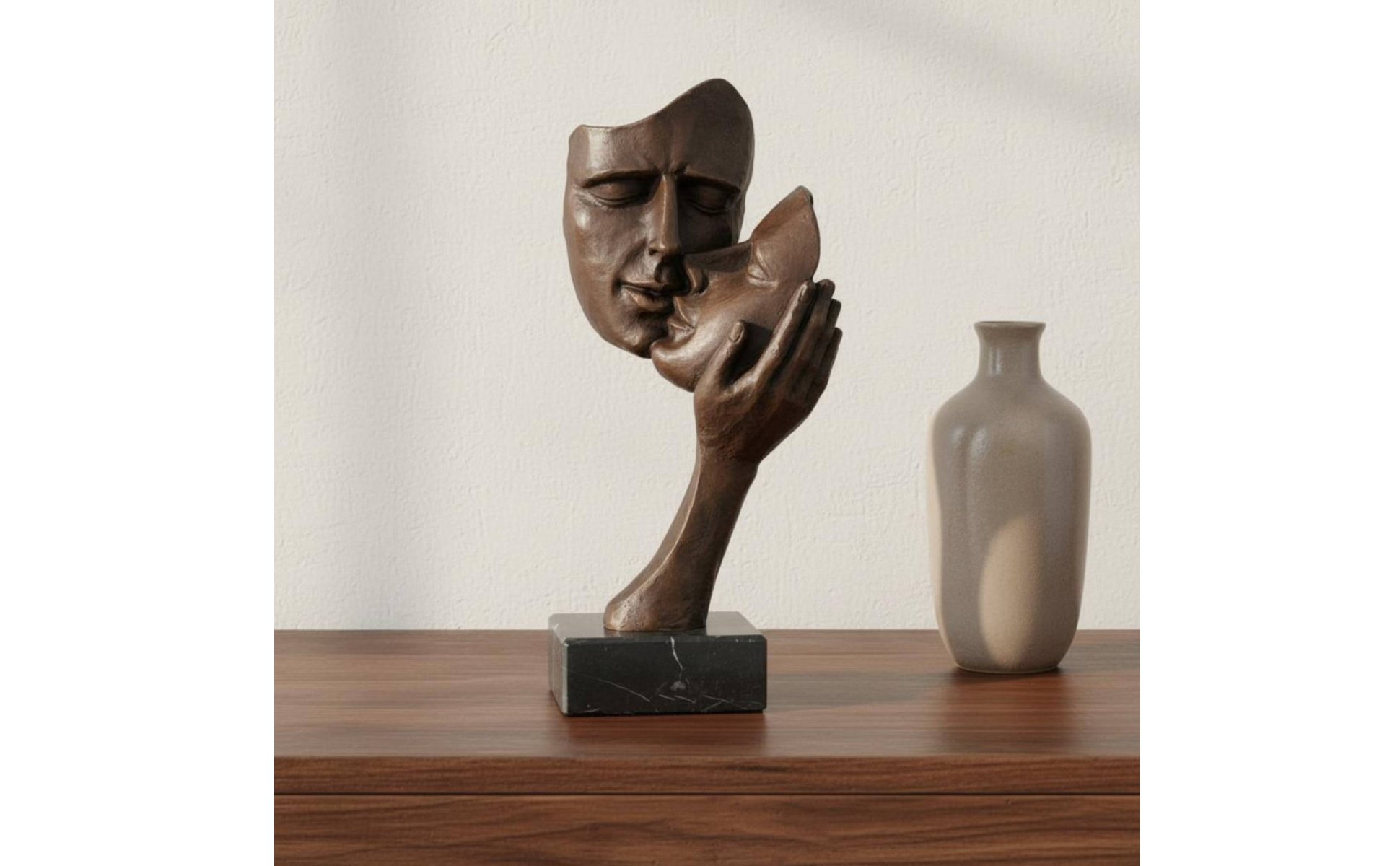 Kissing Couple Figurine Gift Idea Romantic Couple Statue Artistic Design