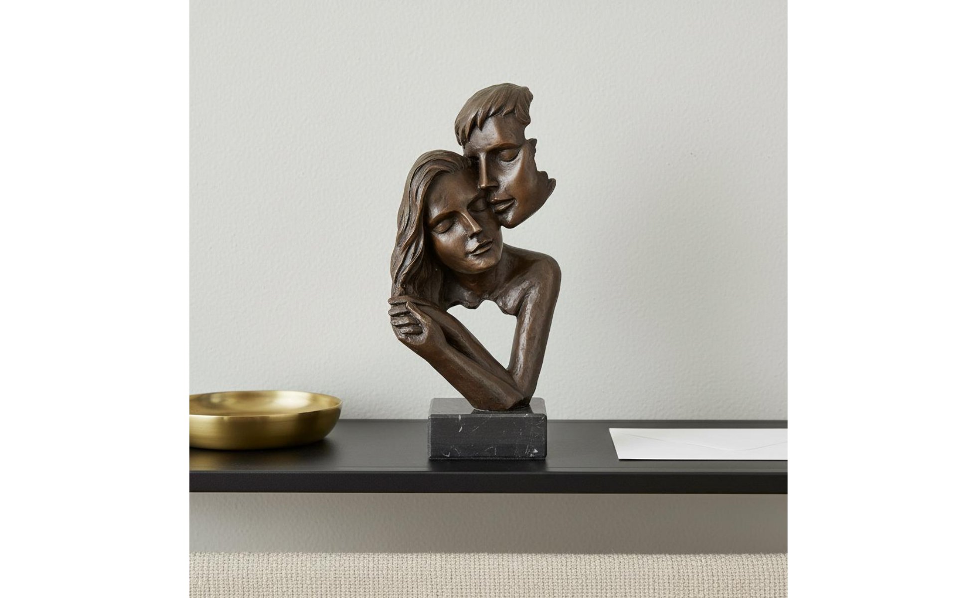 Kissing Couple Figurine Gift Idea Romantic Couple Statue Artistic Design