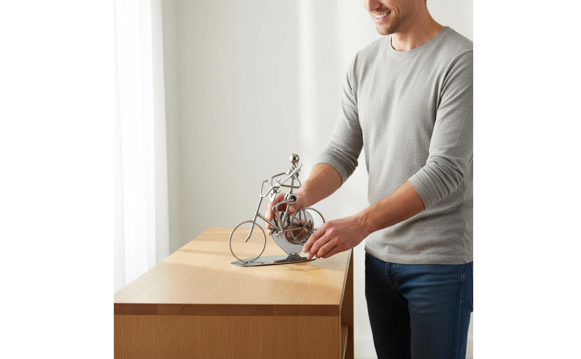 Cycle Sculpture Giftable Metal Cycle Figurine Decorative for Gift Giving