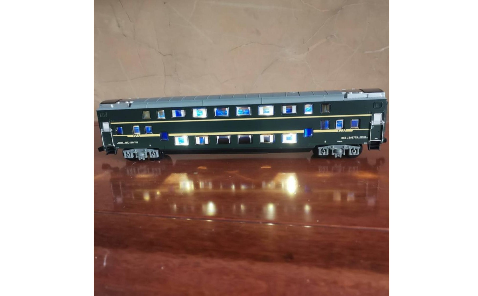 SYZ25K Double Decker Carriage Model Realistic Design for Collectors, Boys