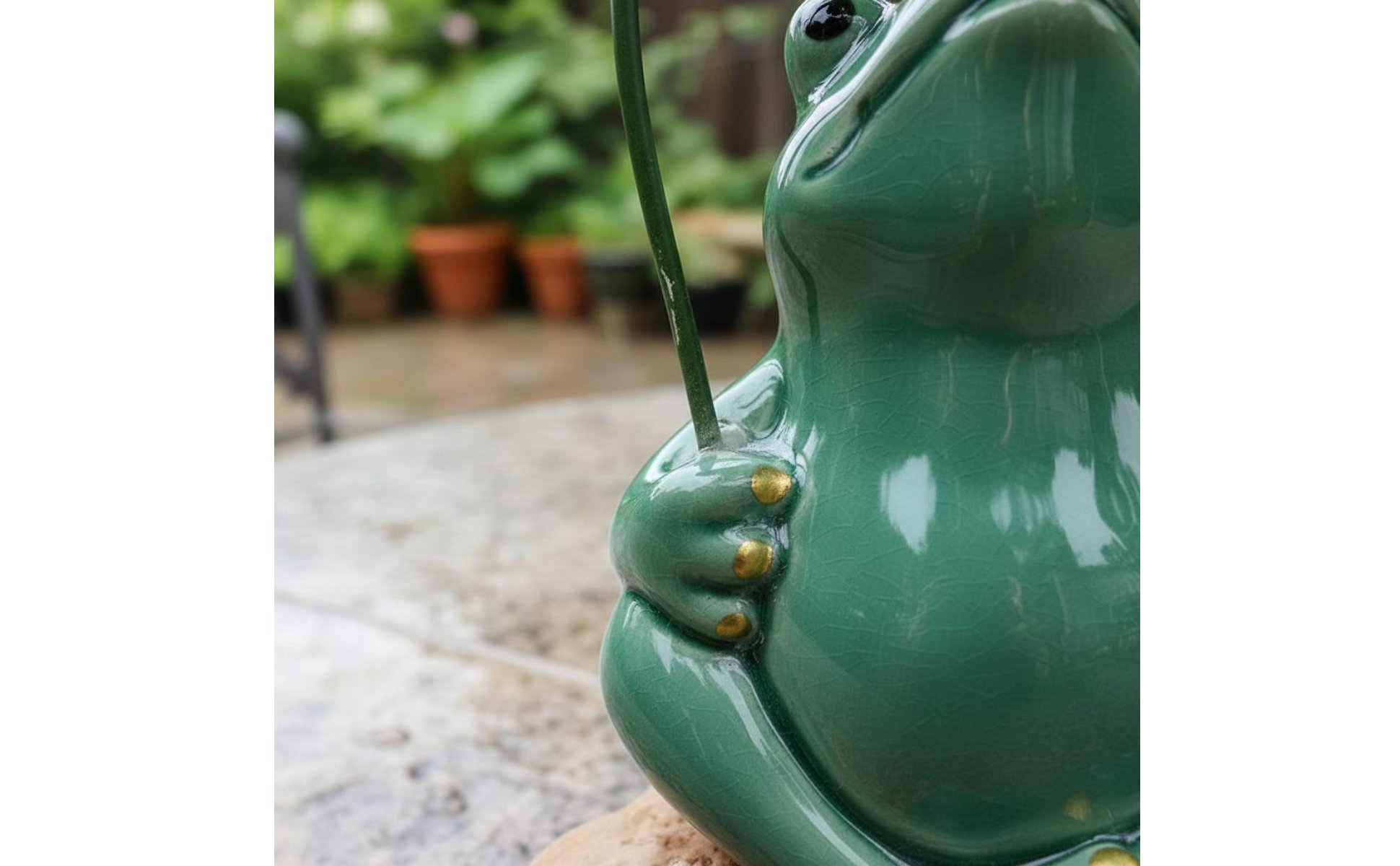 Umbrella Frog Figurine Tea Pet Frog Ornament Gift Idea for Balcony