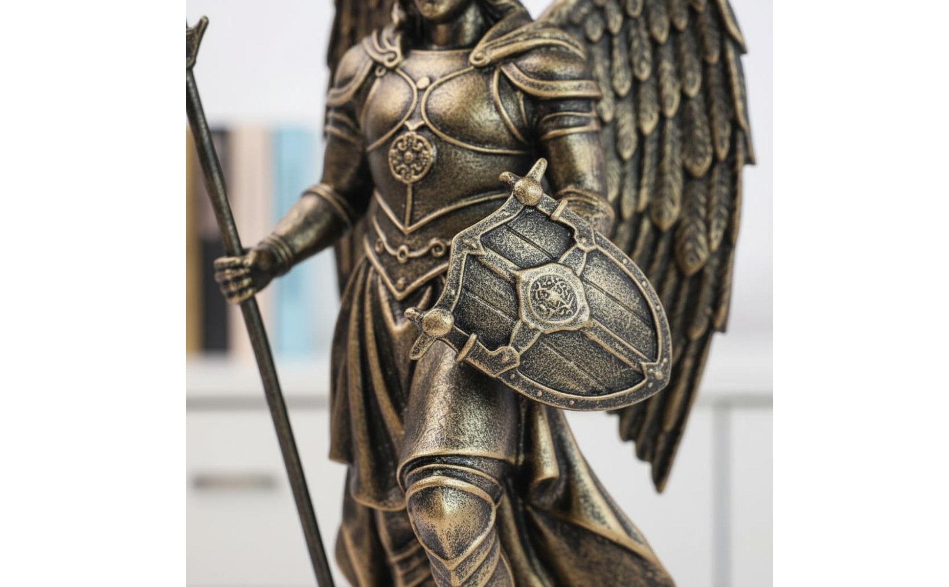 Ritterfigur mit Flügeln luxuriös Engelsstatue Geschenkidee für Büro, Wohnzimmer