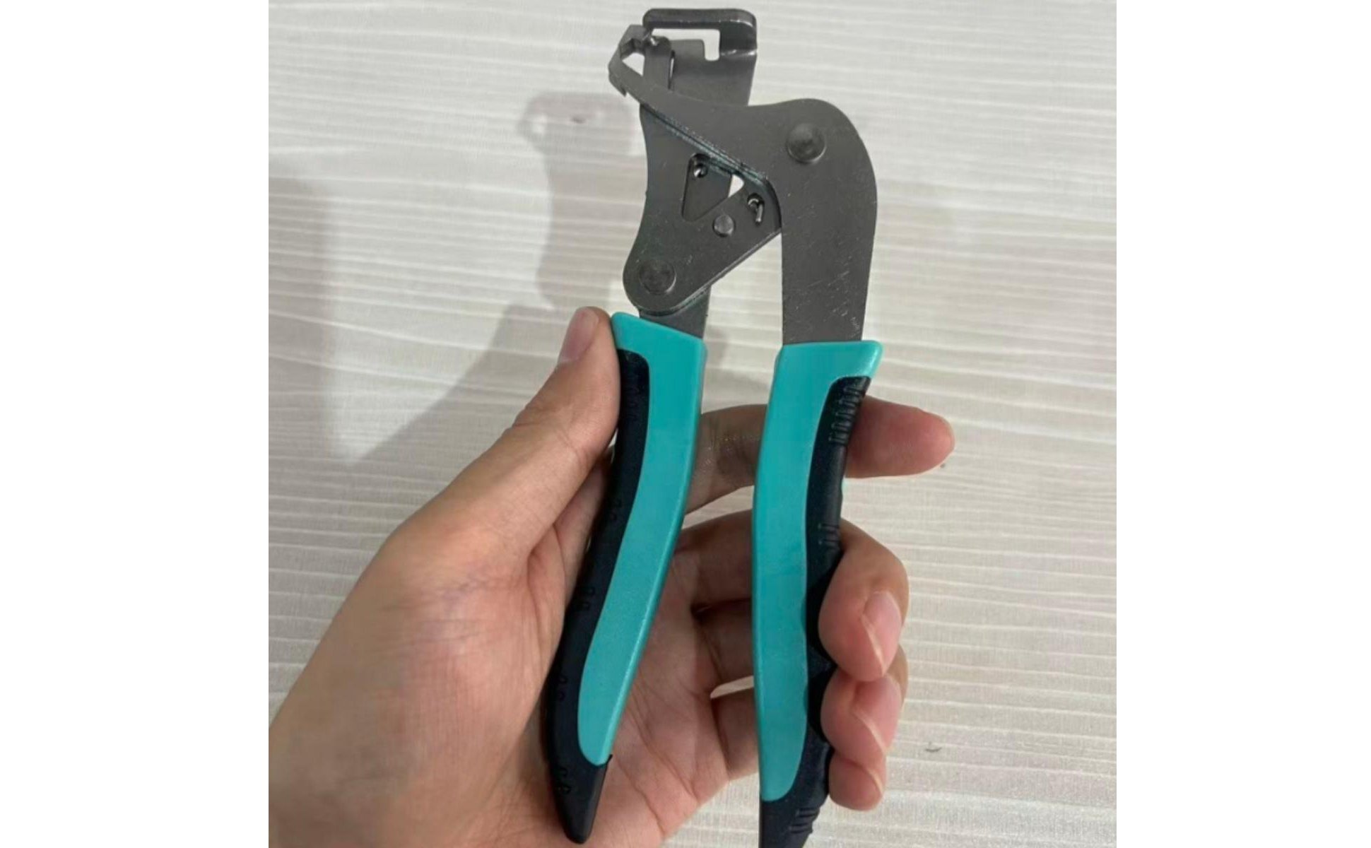 2 Pieces Car Panel Clip Easy to Use Trim Clip Remover Damage without Damage