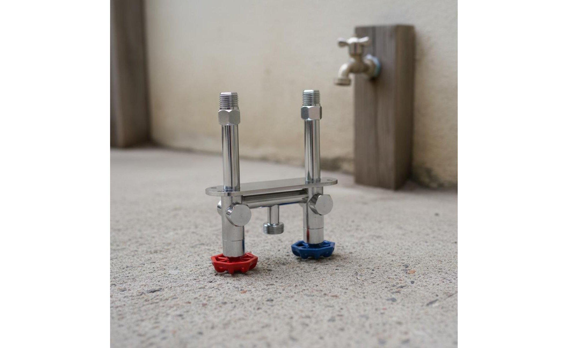 Hot and Cold Outdoor Faucet Long Reach Frost Resistant Faucet Easy to Install