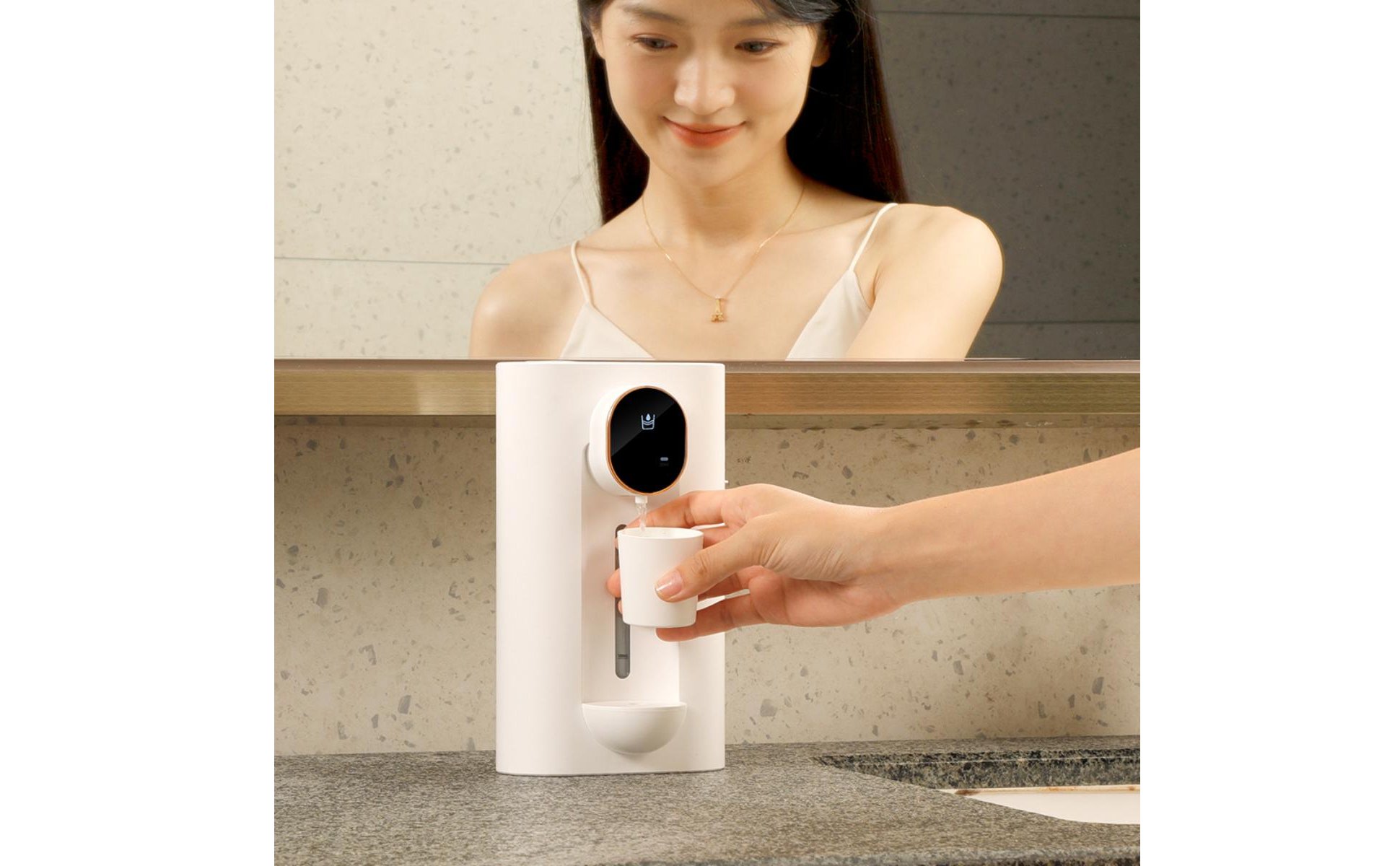 Smart Mouthwash Dispenser Space Saving Countertop Mouth Rinse Machine Automatic Mouthwash Dispenser Clean and Neat Bathroom Item