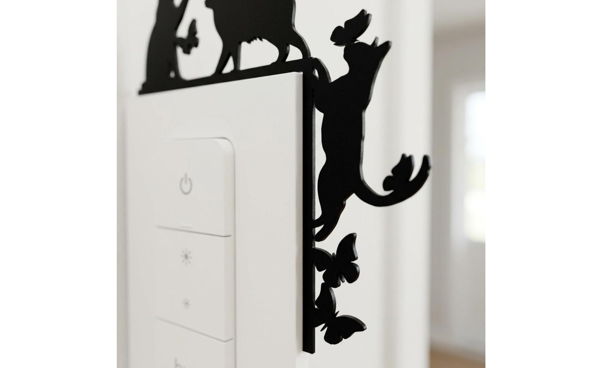 Eckdeko mit Katzen und Schmetterlingen liebliches Motiv Katze mit Schmetterling