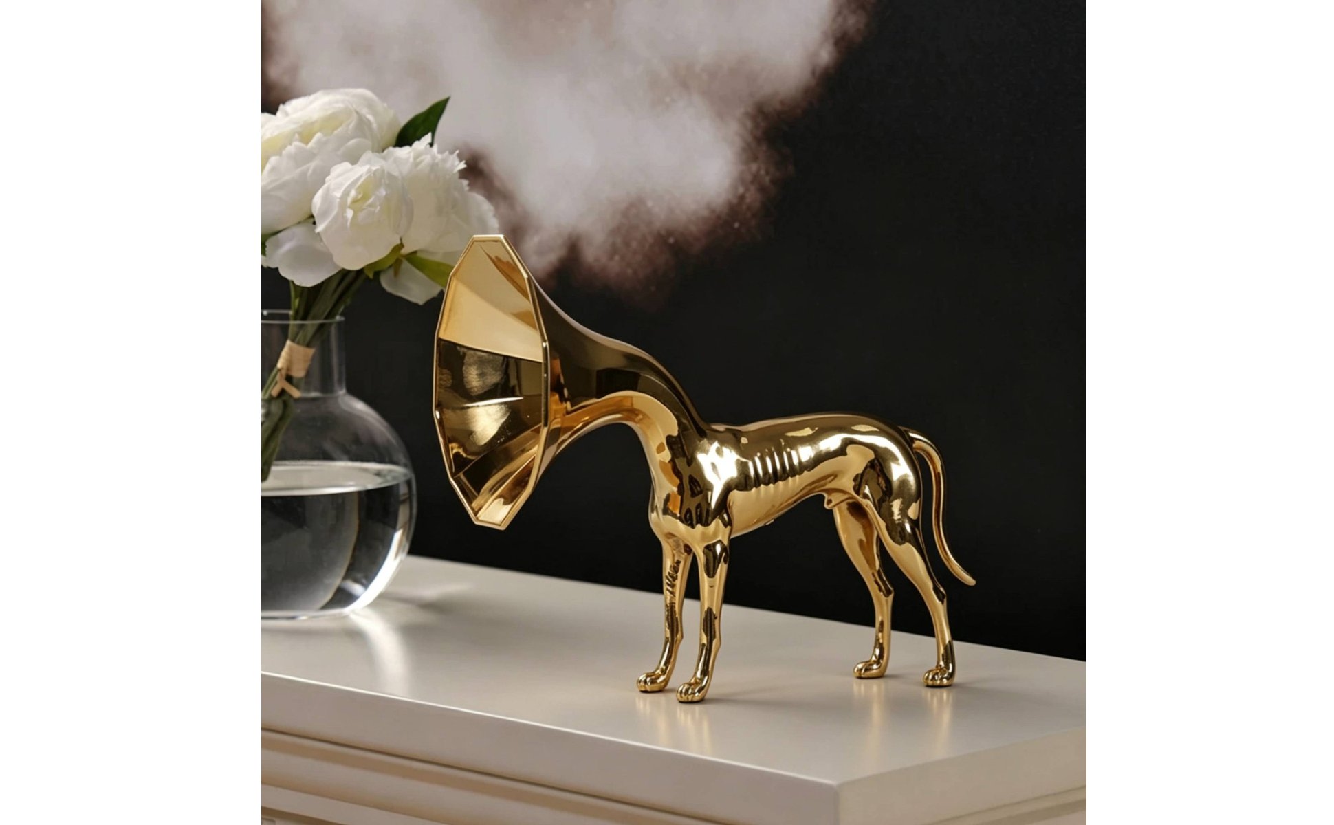 Goldene Trompeten-Hundefigur Goldfarben Hundefigur Glänzende Oberfläche