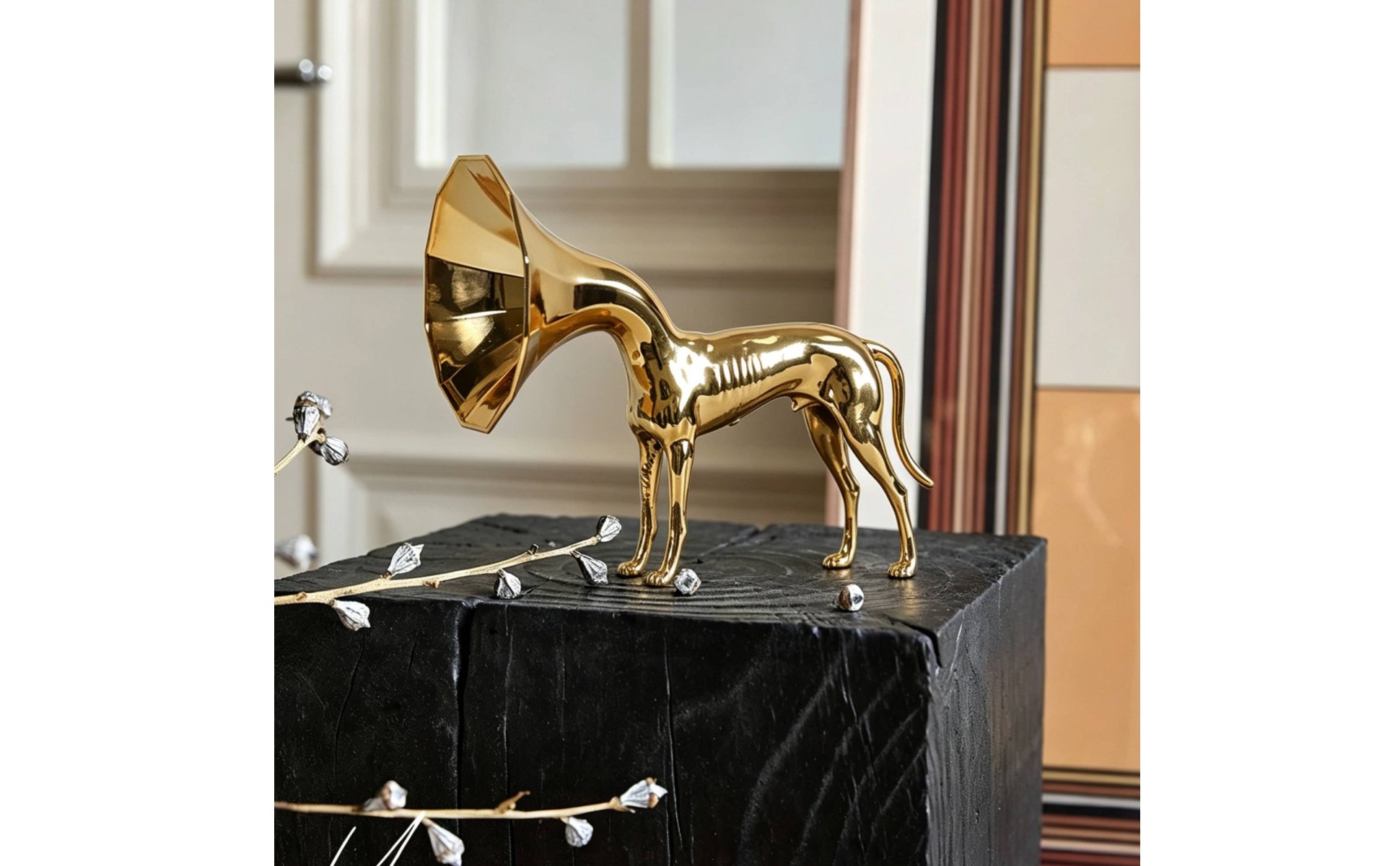 Goldene Trompeten-Hundefigur Goldfarben Hundefigur Glänzende Oberfläche