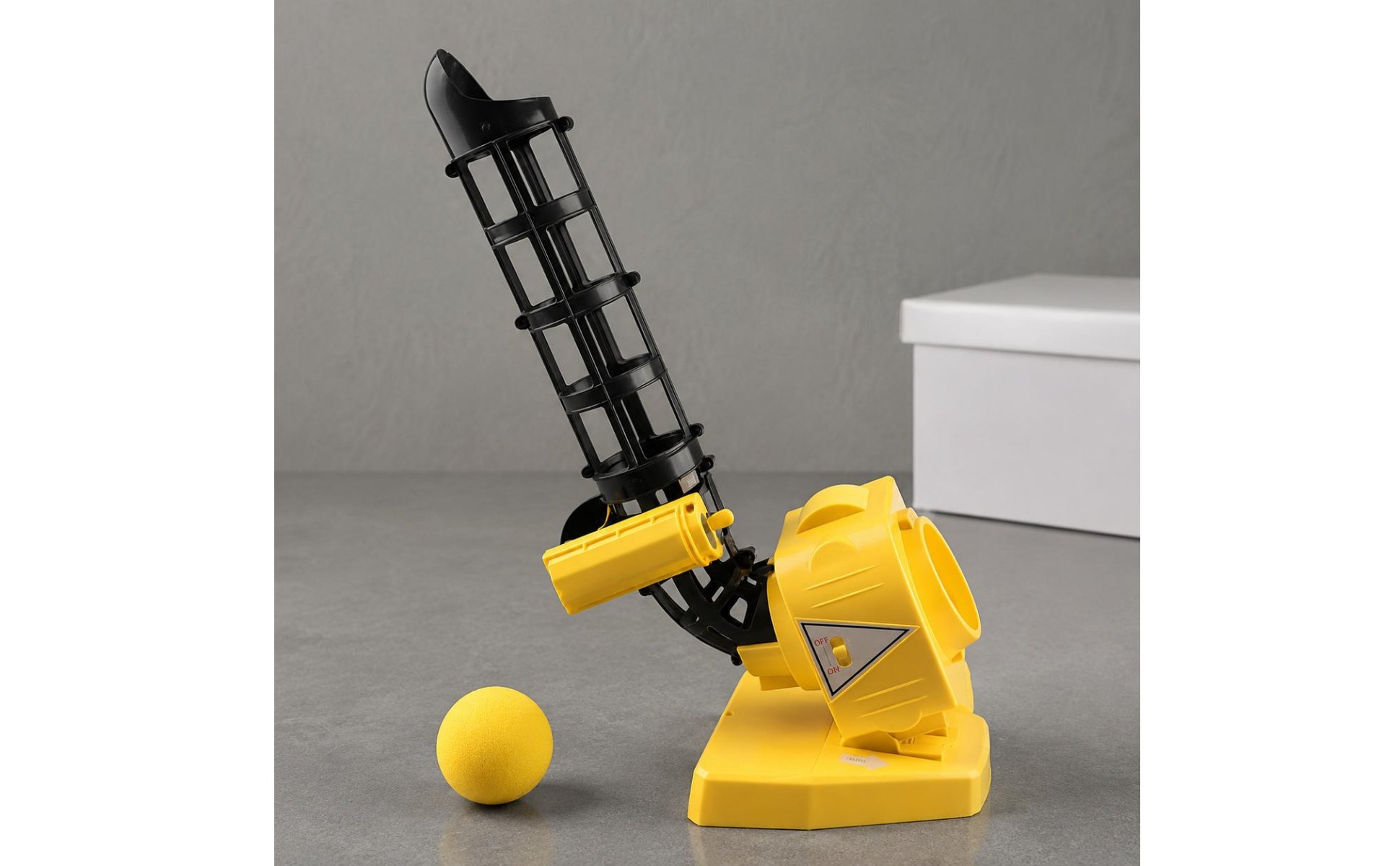 Baseball- und Tennisballwerfer Schräges Rohrdesign Automatischer Baseballwerfer