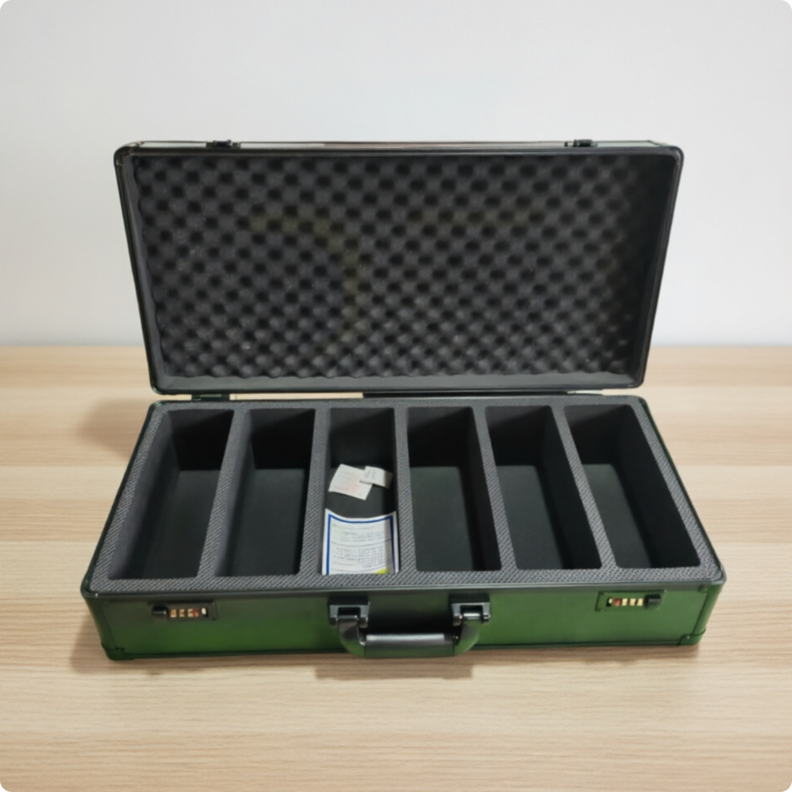 Kartenkoffer mit Griff kratzfest Sammelkarten Box metallischer Verschluss