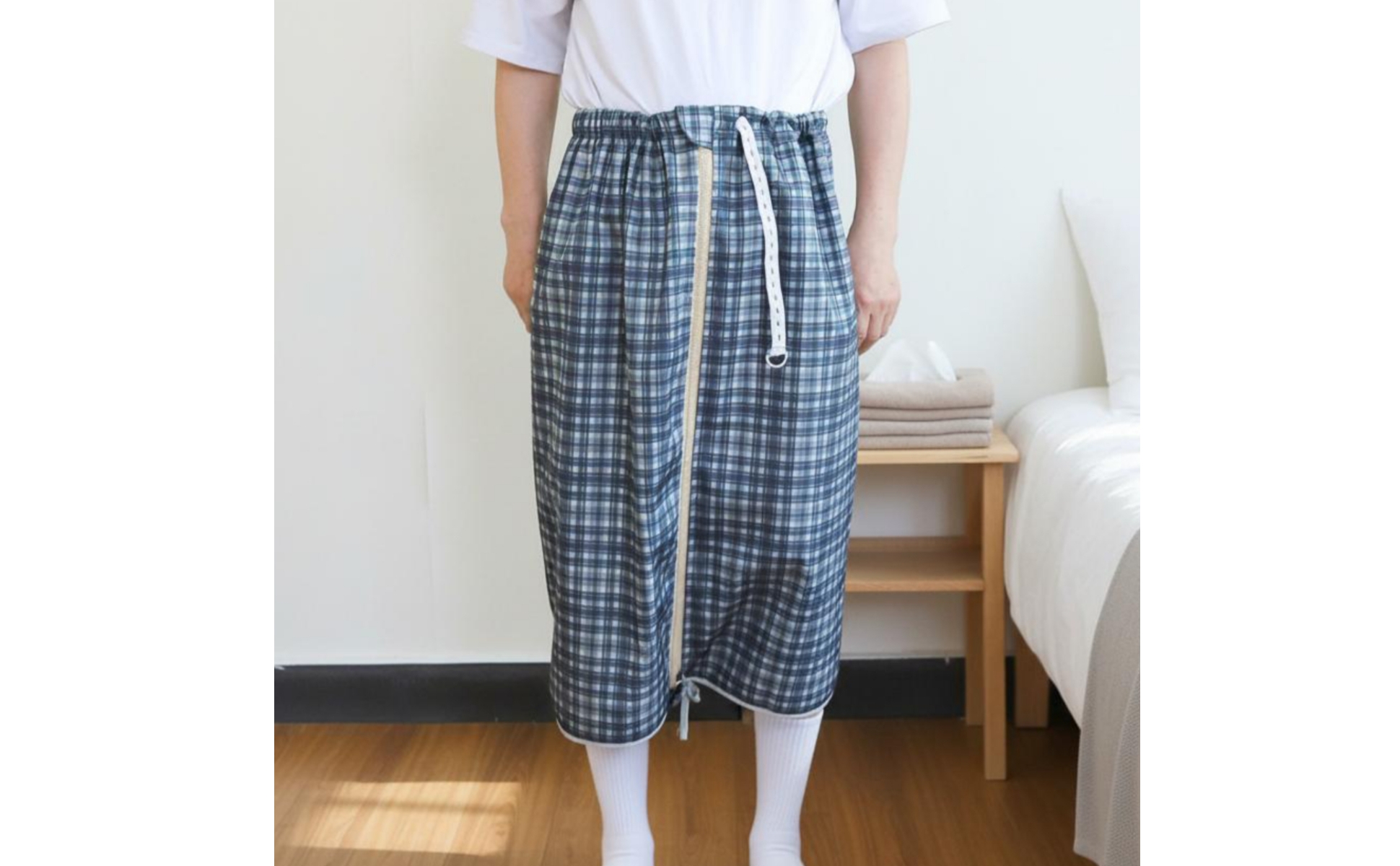 Waterproof Incontinence Skirt Polyurethane Film Barrier Urine-Proof Skirt
