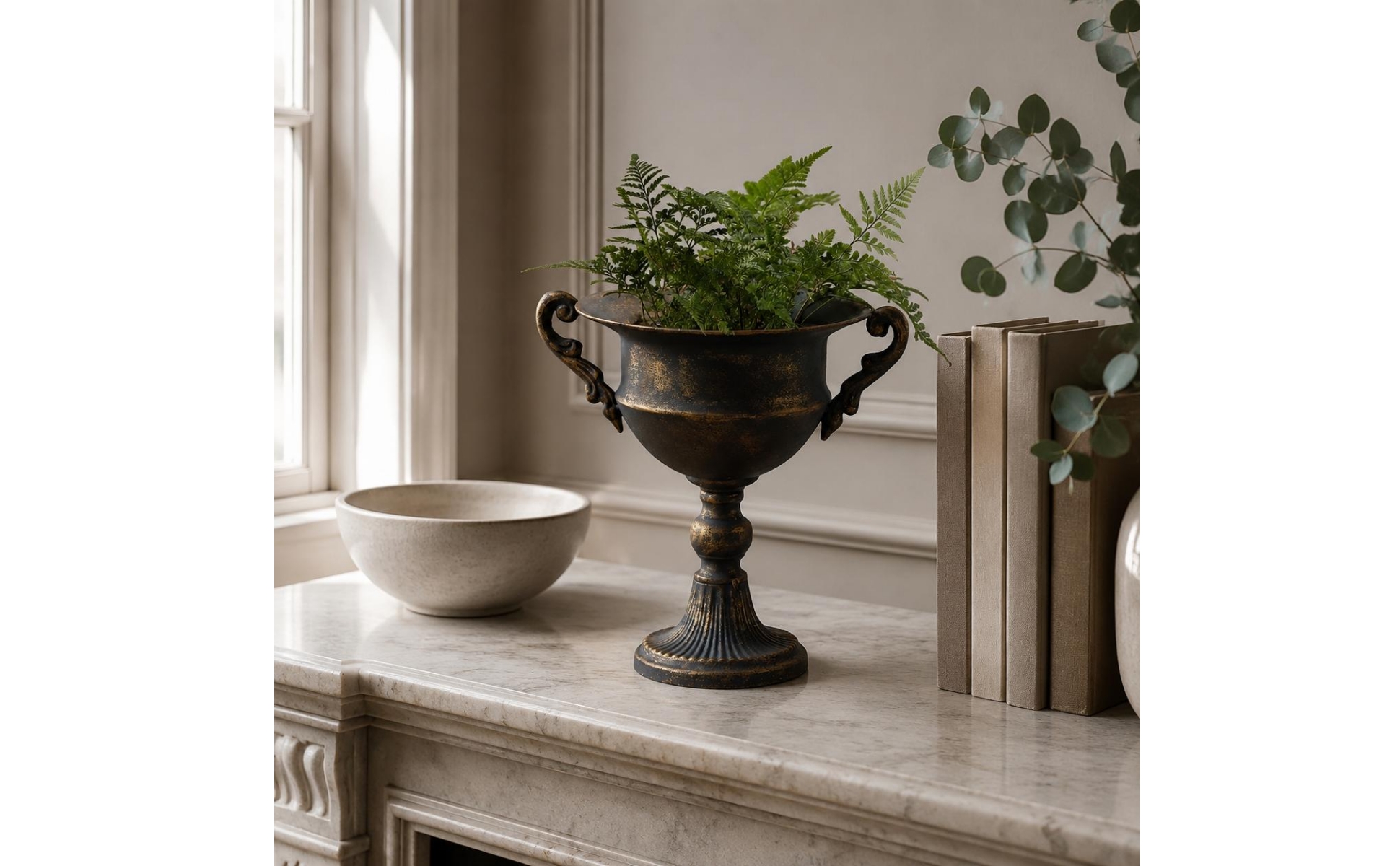 Pedestal Flower Vase Gold Finish Goblet Vase European Design for Tabletop
