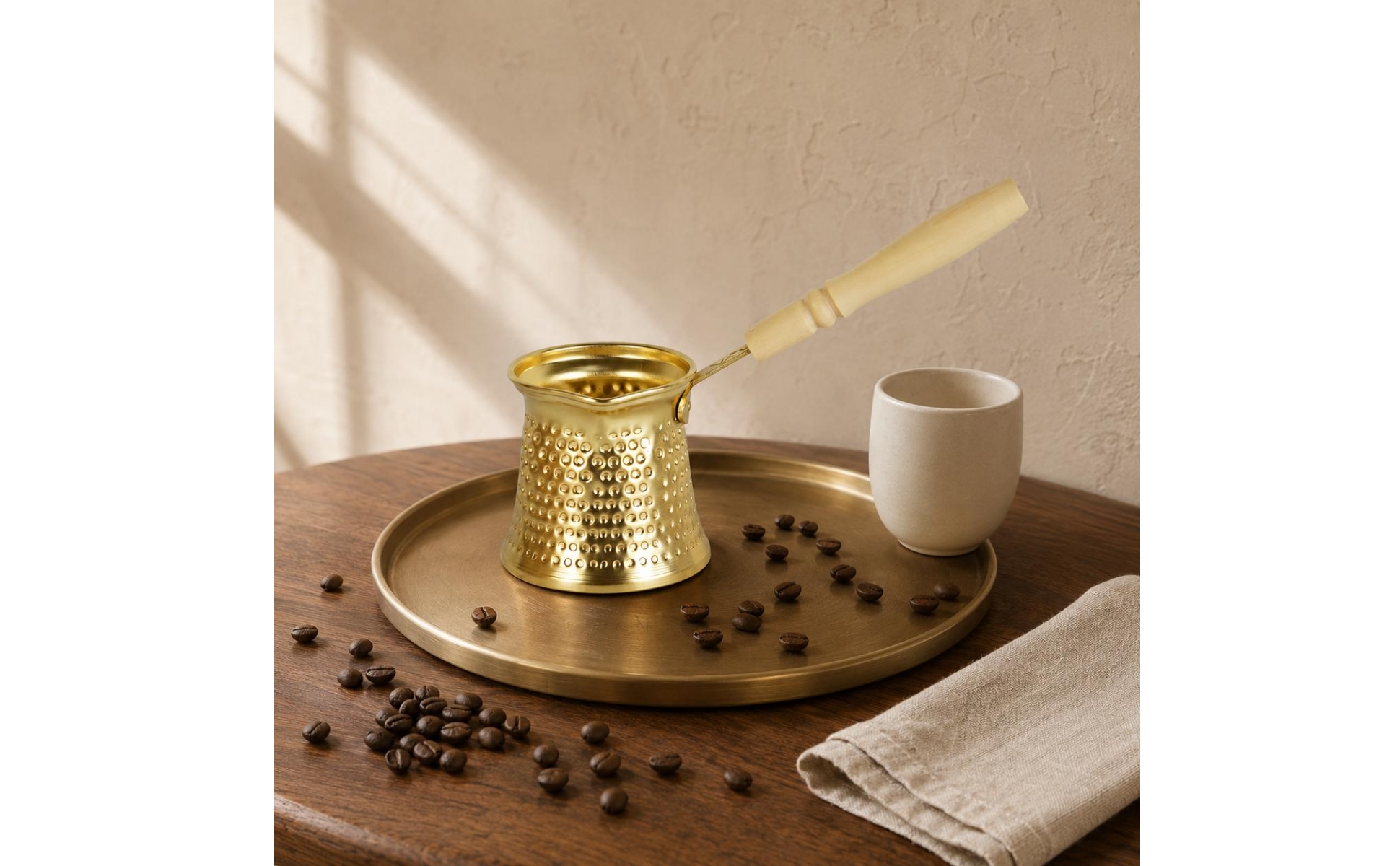 Ibrik mit Holzgriff gehämmert Türkische Kaffeekanne Konische Form