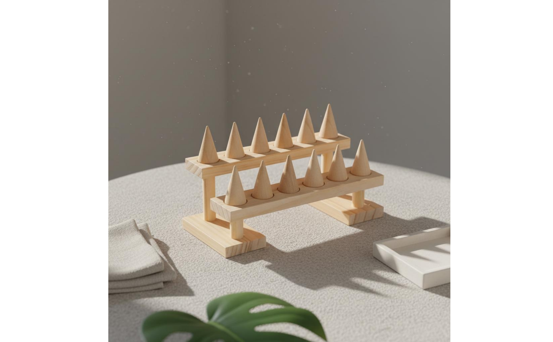Holzkegel-Ringständer minimalistisch Kegel-Ringdisplay aus Holz für Live-Verkauf