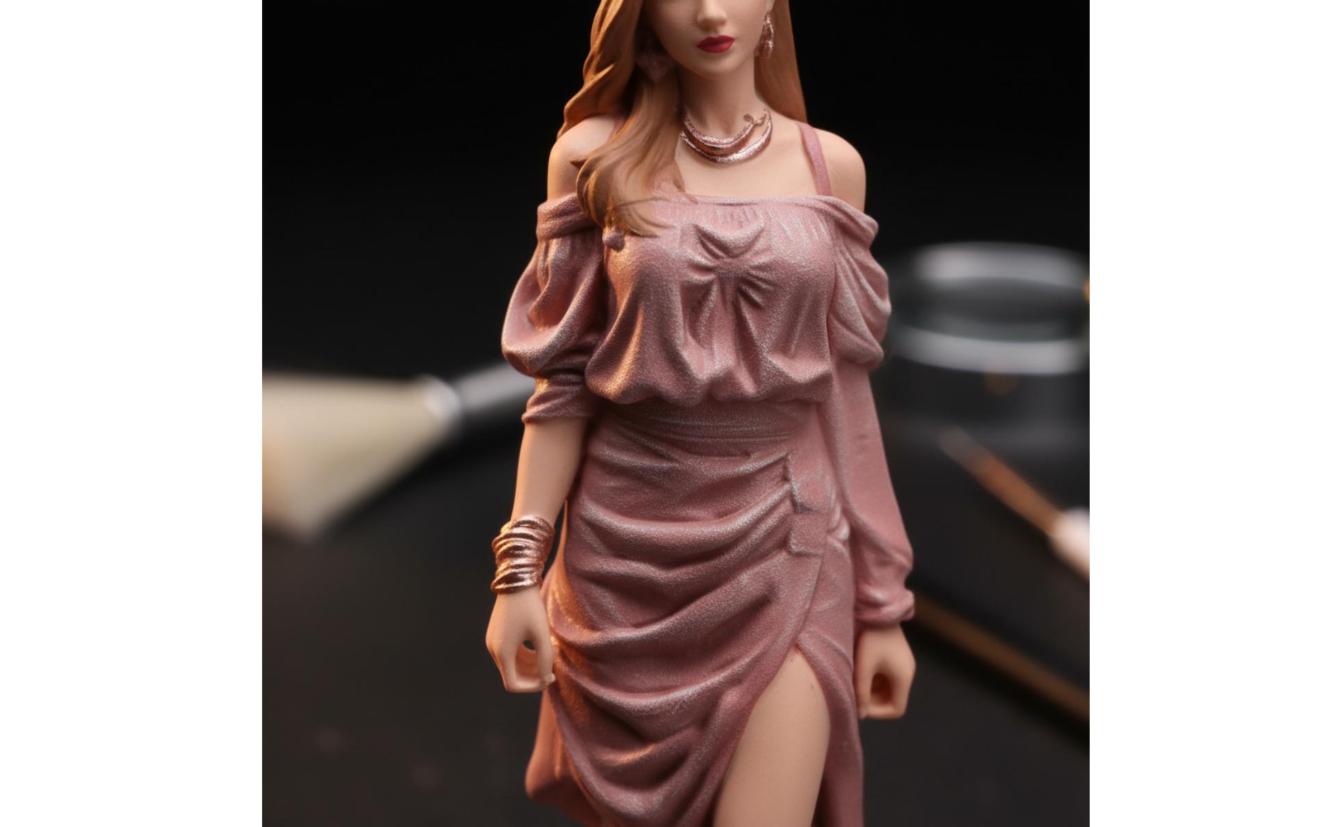 Handgefertigte Resinfigur 1:18 Gehende Mädchenfigur Handgefertigt