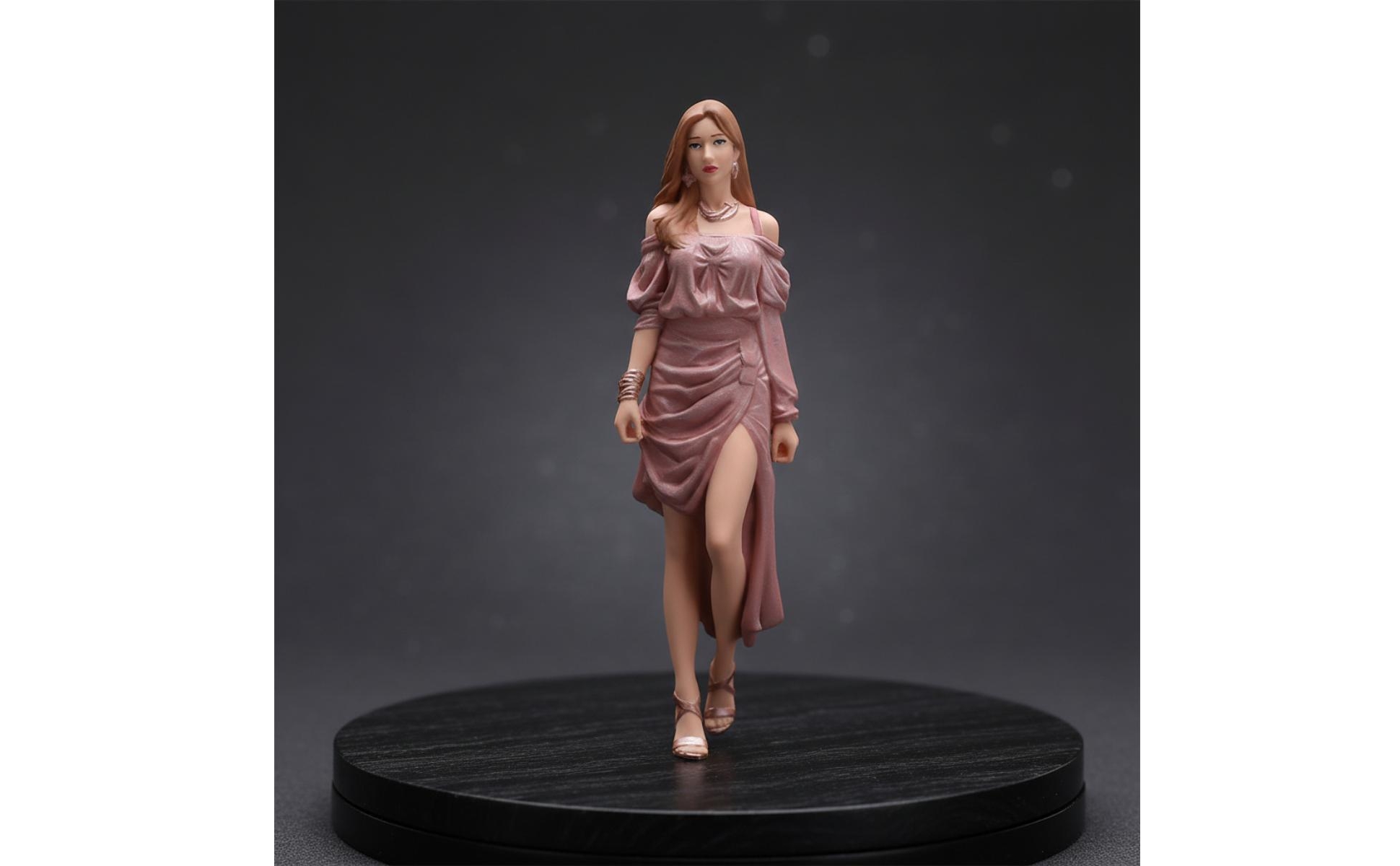 Handgefertigte Resinfigur 1:18 Gehende Mädchenfigur Handgefertigt