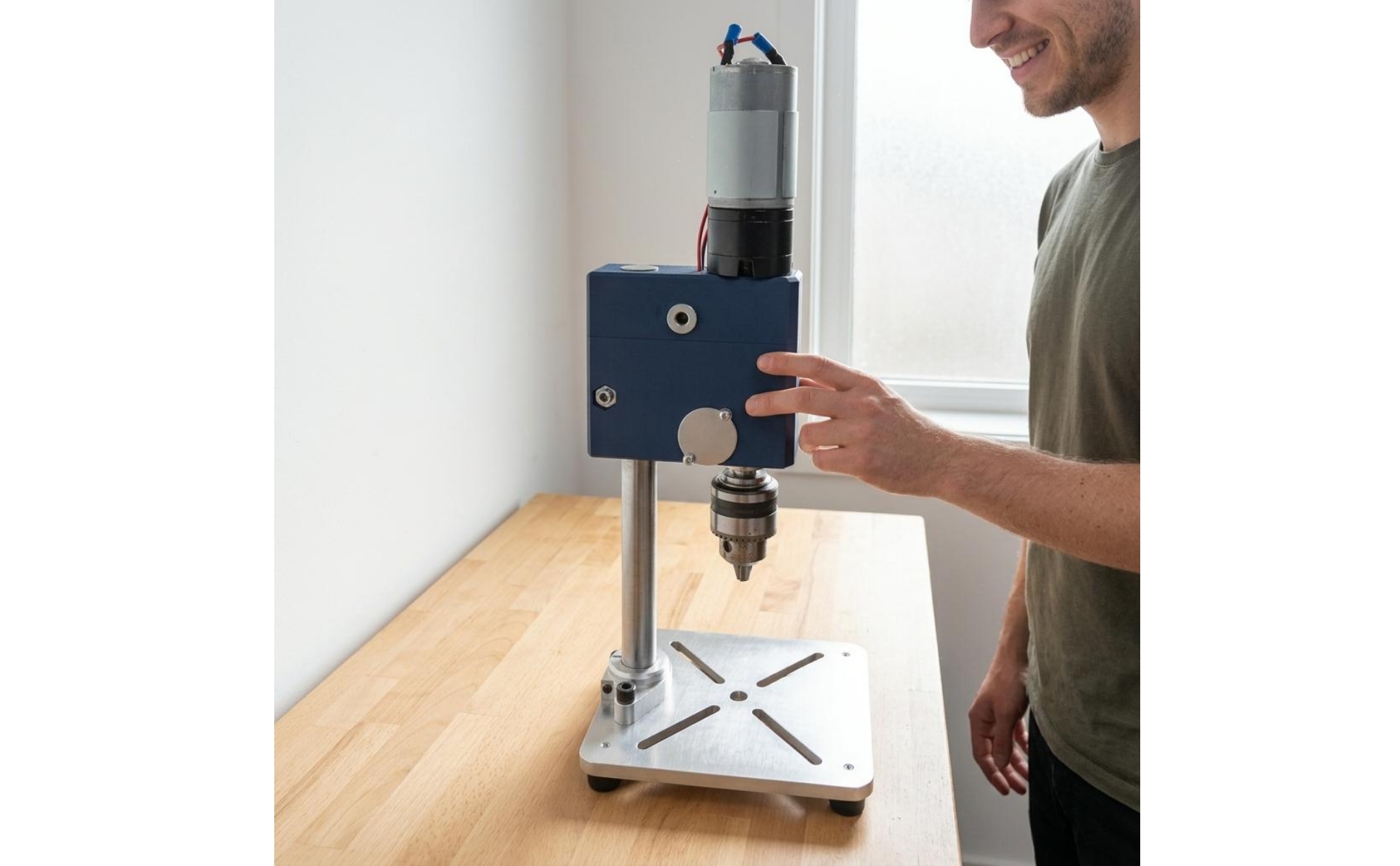 Small Workshop Press Compact Desktop Press Portable for Garage, Small Factory