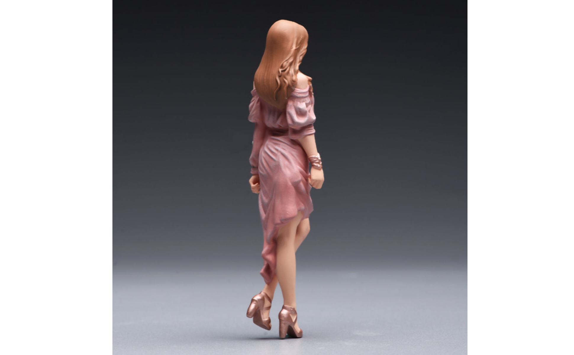 Handgefertigte Resinfigur 1:18 Gehende Mädchenfigur Handgefertigt