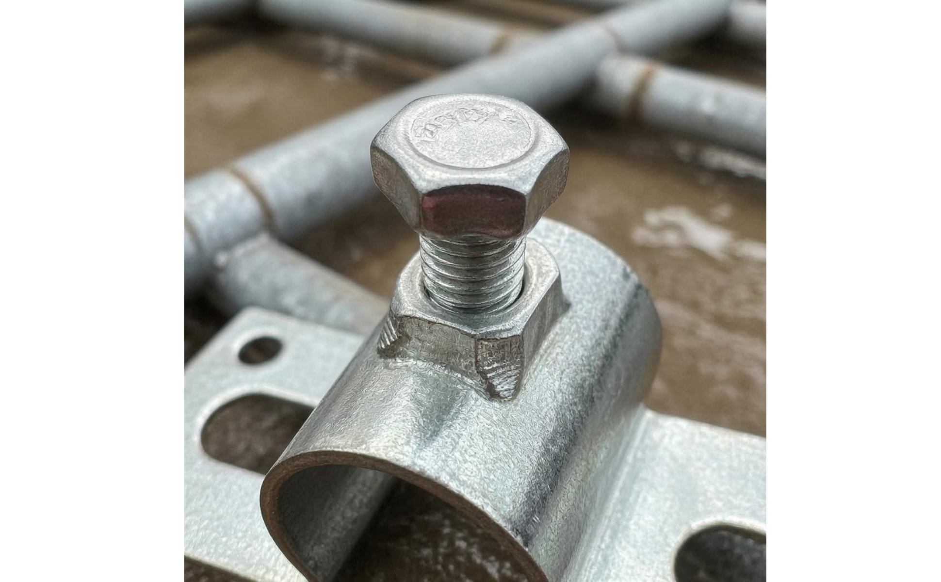 U-Shaped Clip Bracket Threaded Fastener Bolt-Tightened Clamp Metal-Like Finish