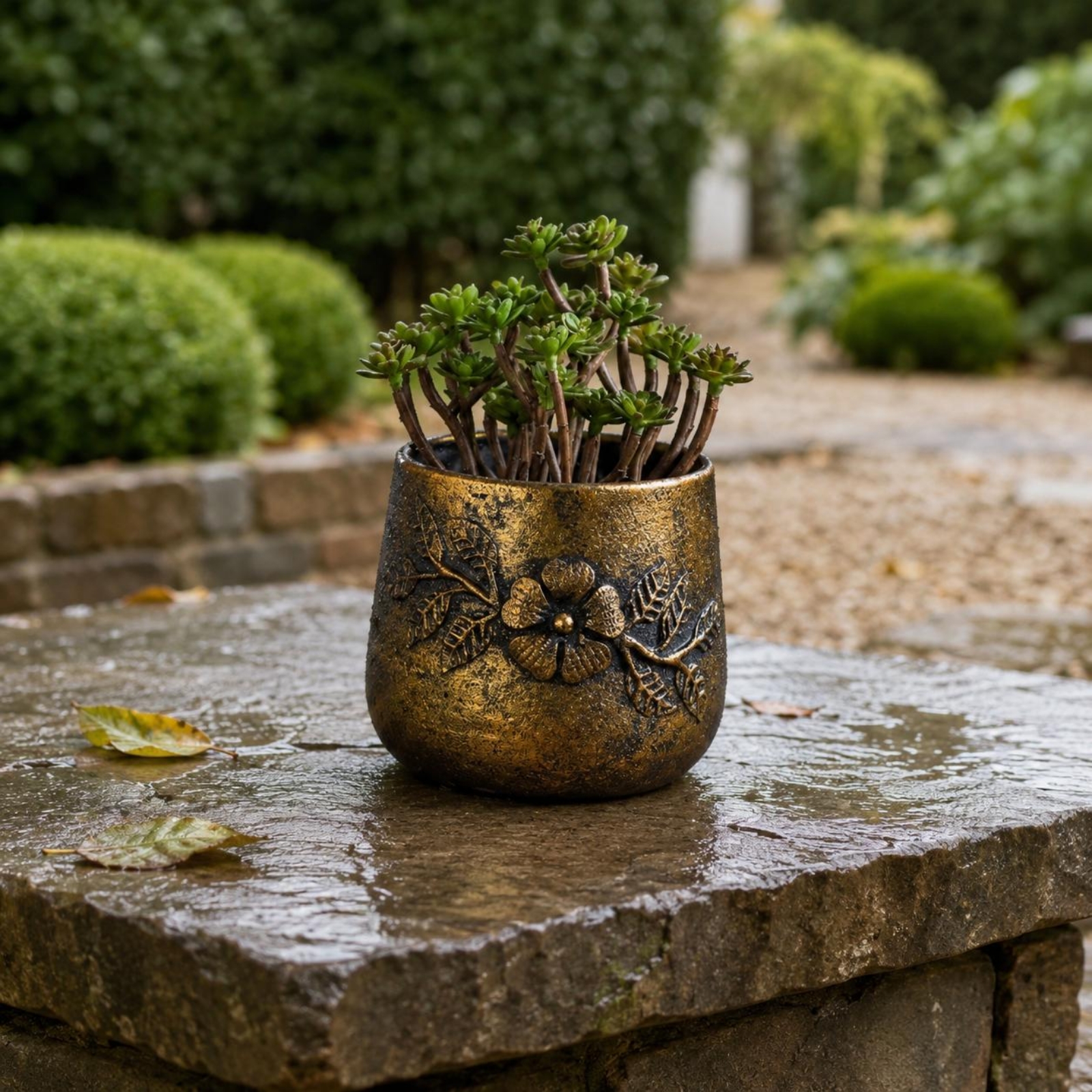 Vintage Embossed Metal Planter Vine Relief Rustic Flower Container Iron - Produktbild 3