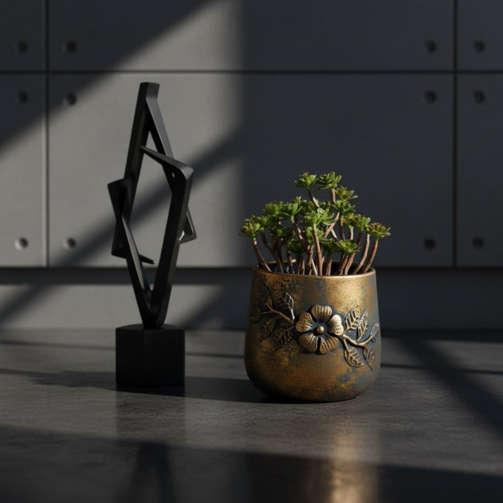 Vintage Embossed Metal Planter Vine Relief Rustic Flower Container Iron - Produktbild 6
