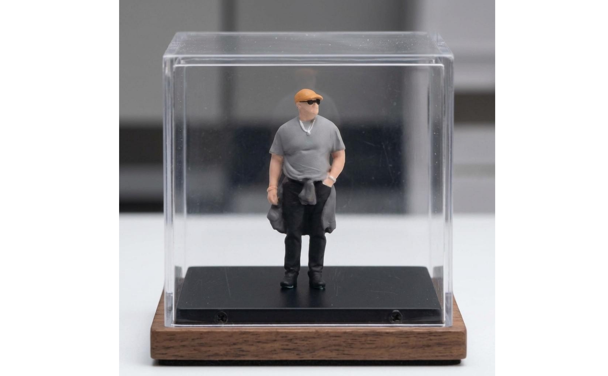 Figurine Homme Debout Style Scène Route Figurine Peinte Main Vêtements Peints