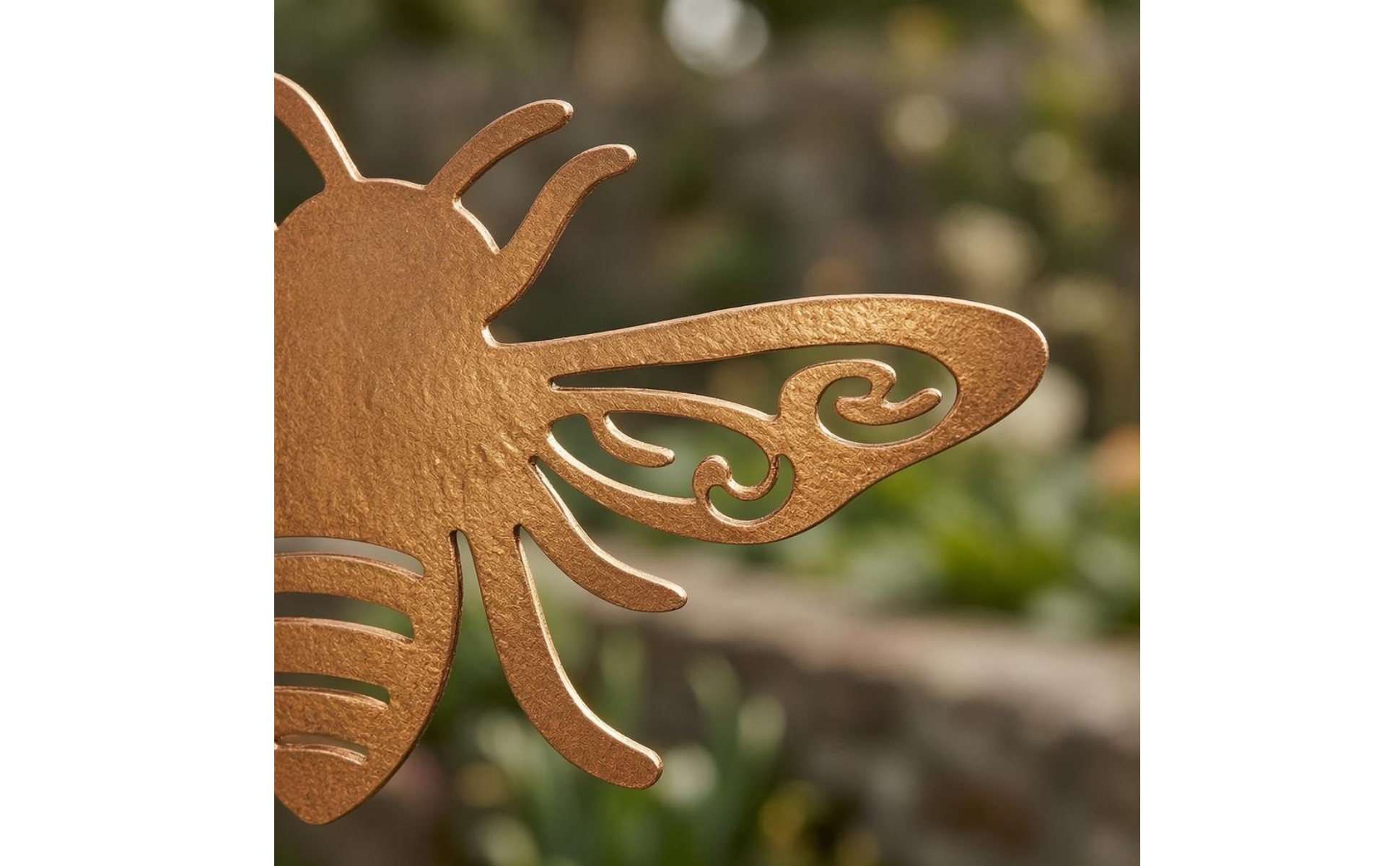 Iron Bee Cutout Weathered Honey Bee Garden Decor for Flower Pot
