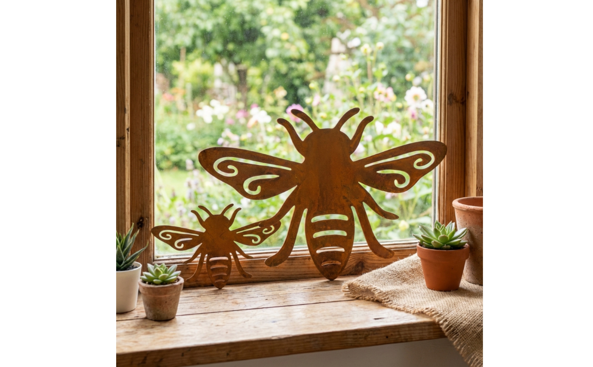 Iron Bee Cutout Weathered Honey Bee Garden Decor for Flower Pot