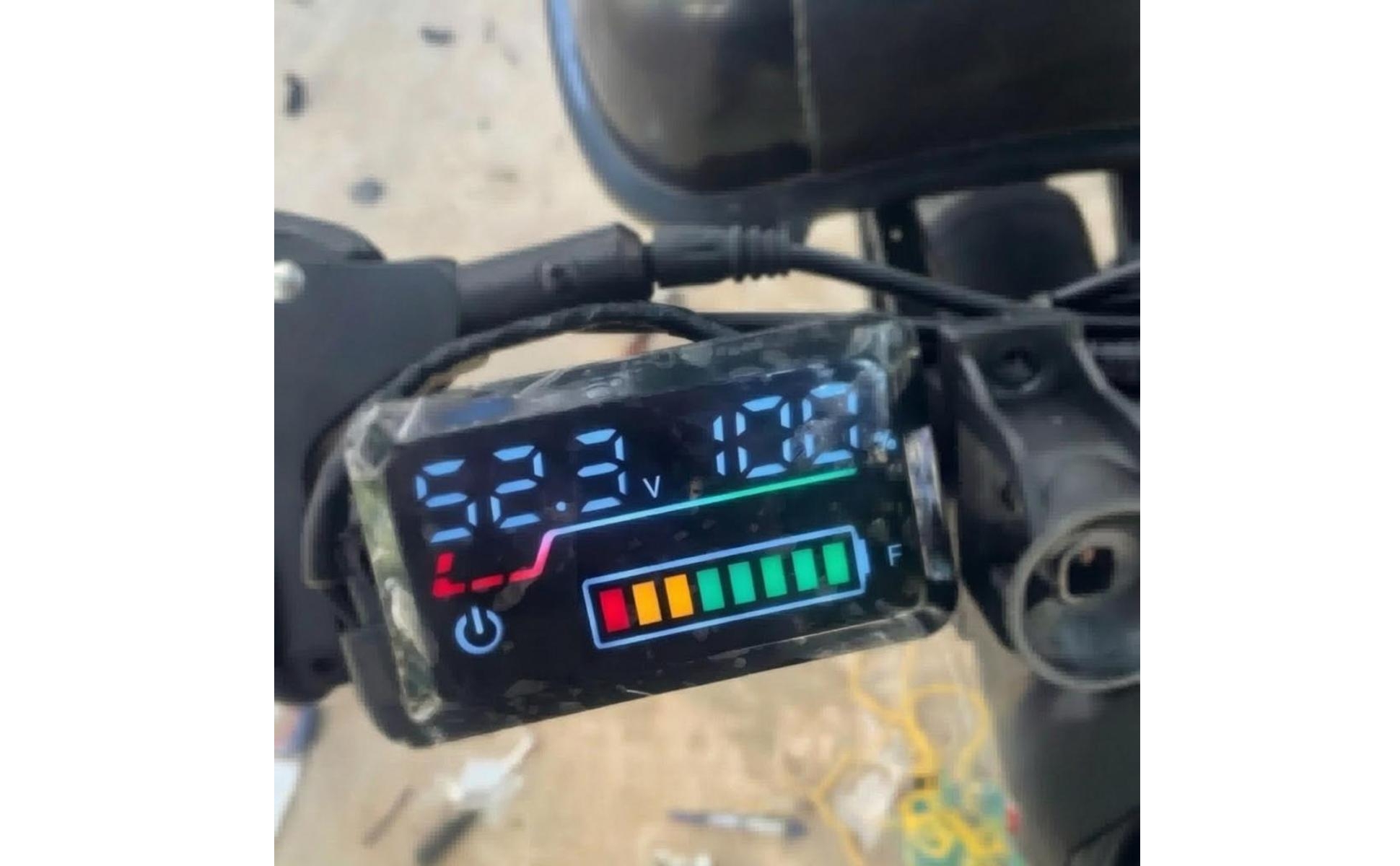 Electric Vehicle Battery Display Leadelectrolyte EV Battery Monitor Wired