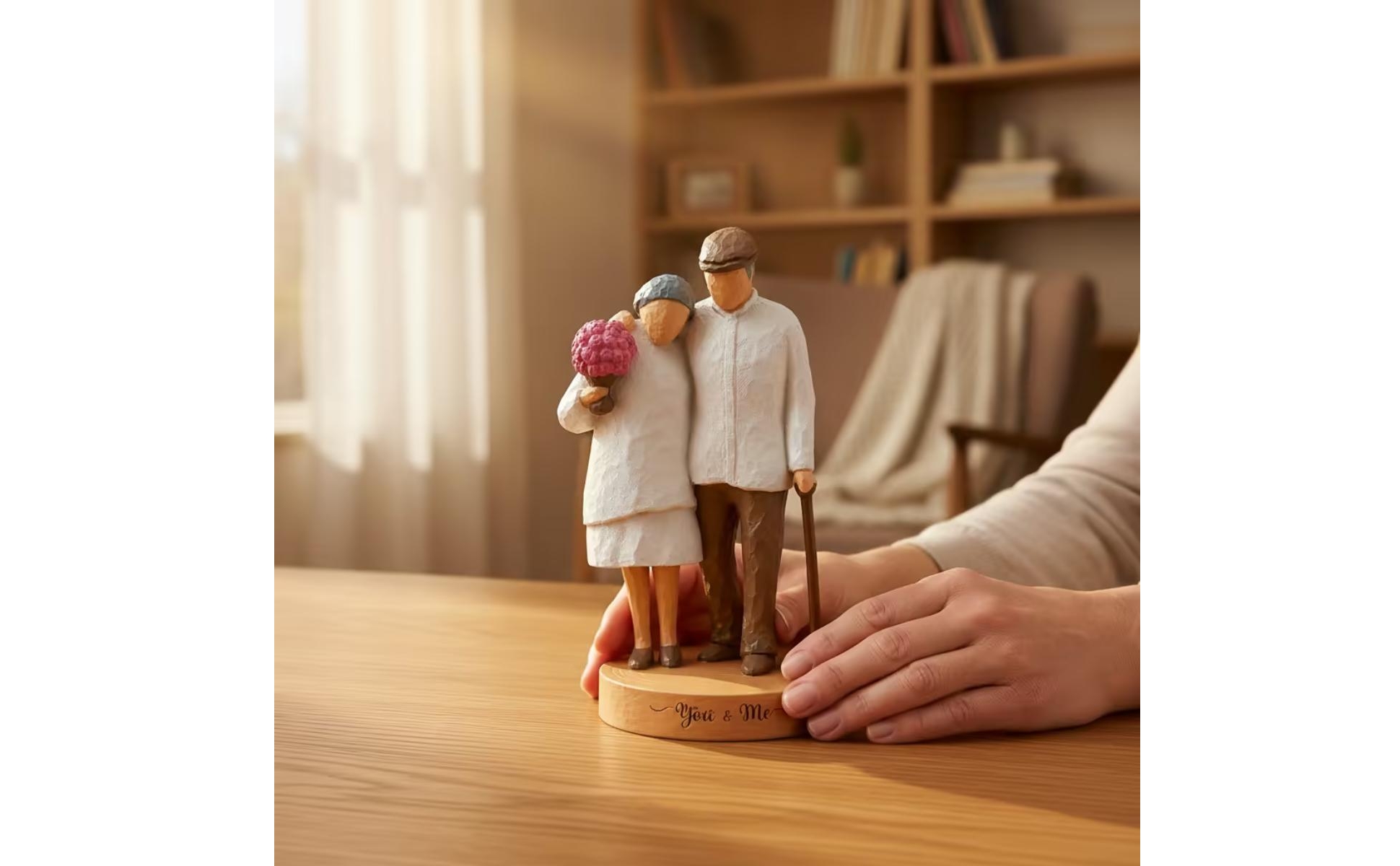 Elderly Couple Figurine Resin Faceless Carved Figurine Textured for Home Decor