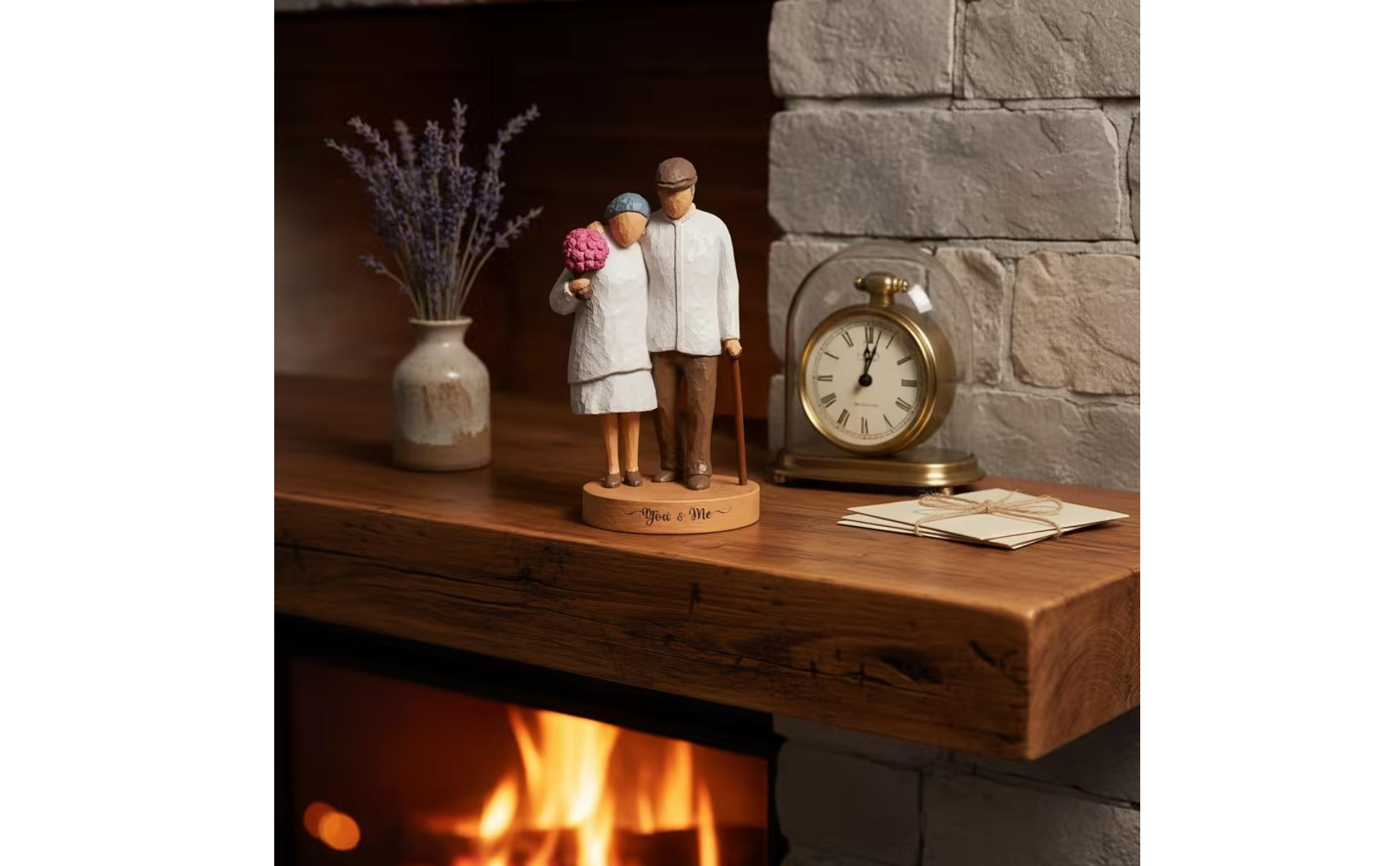 Elderly Couple Figurine Resin Faceless Carved Figurine Textured for Home Decor