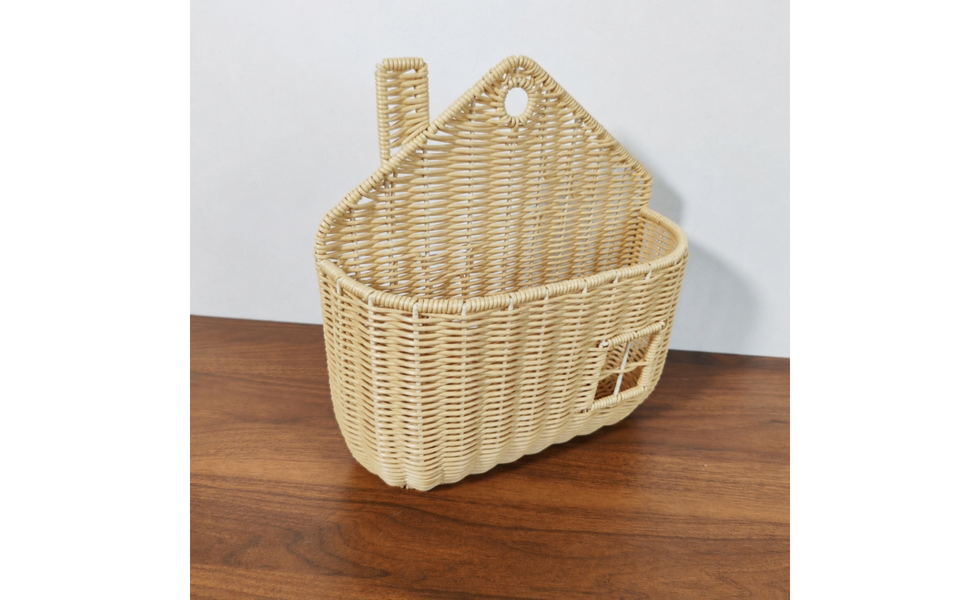 House-Shaped Wall Basket Open-Top House-Shaped Wicker Basket Reinforced Rim